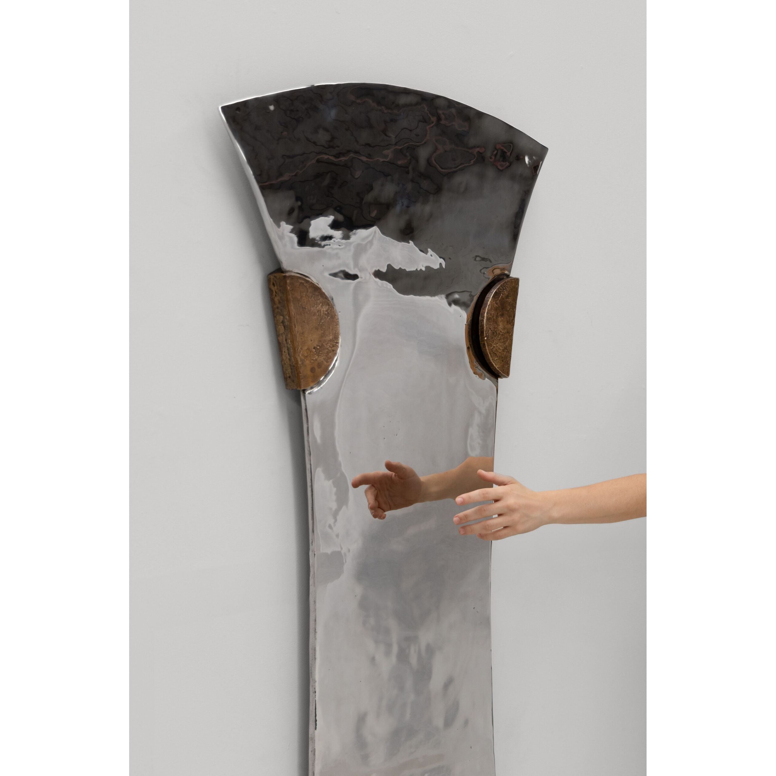 Exhuma Mirror