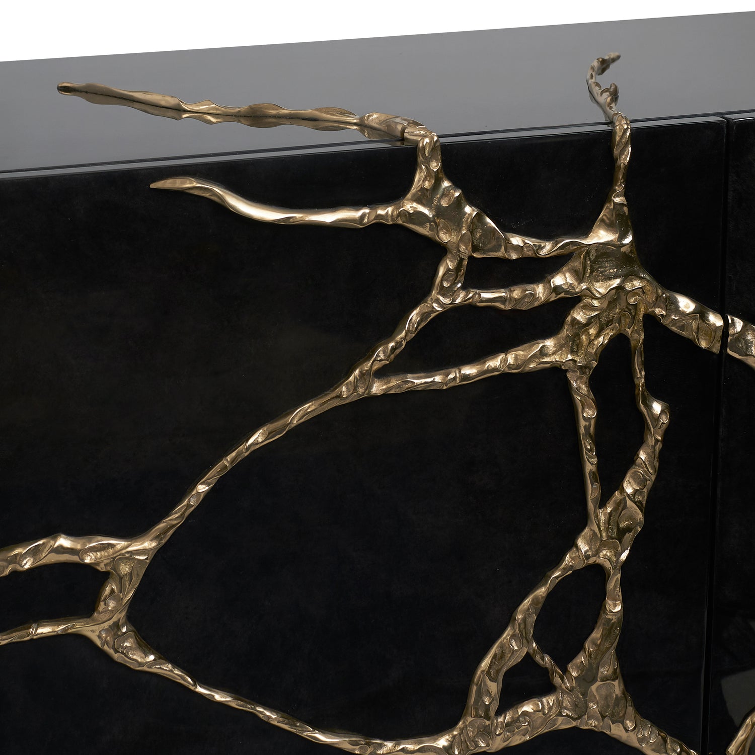 Akar Credenza