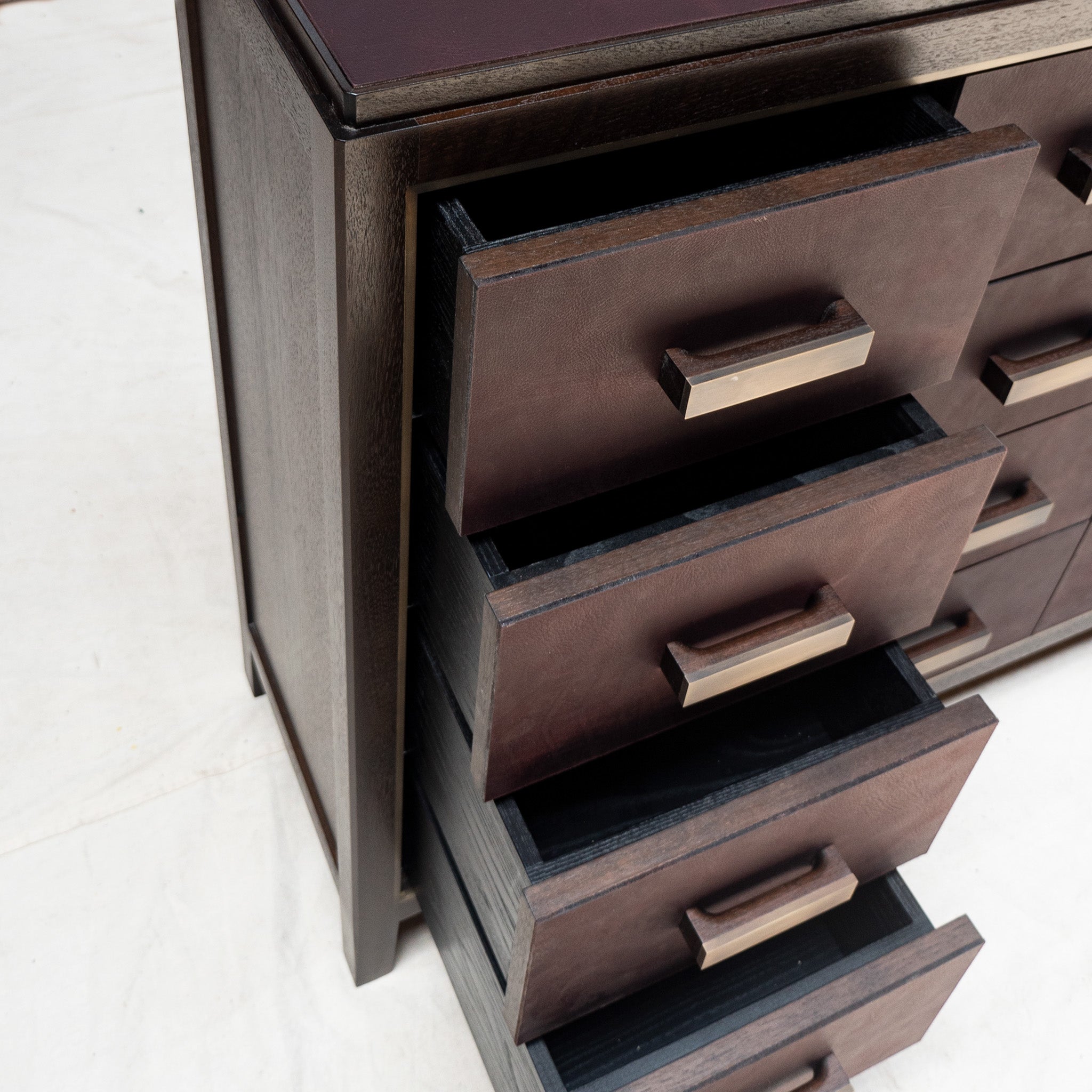 Abuelo Bureau 12 Drawer