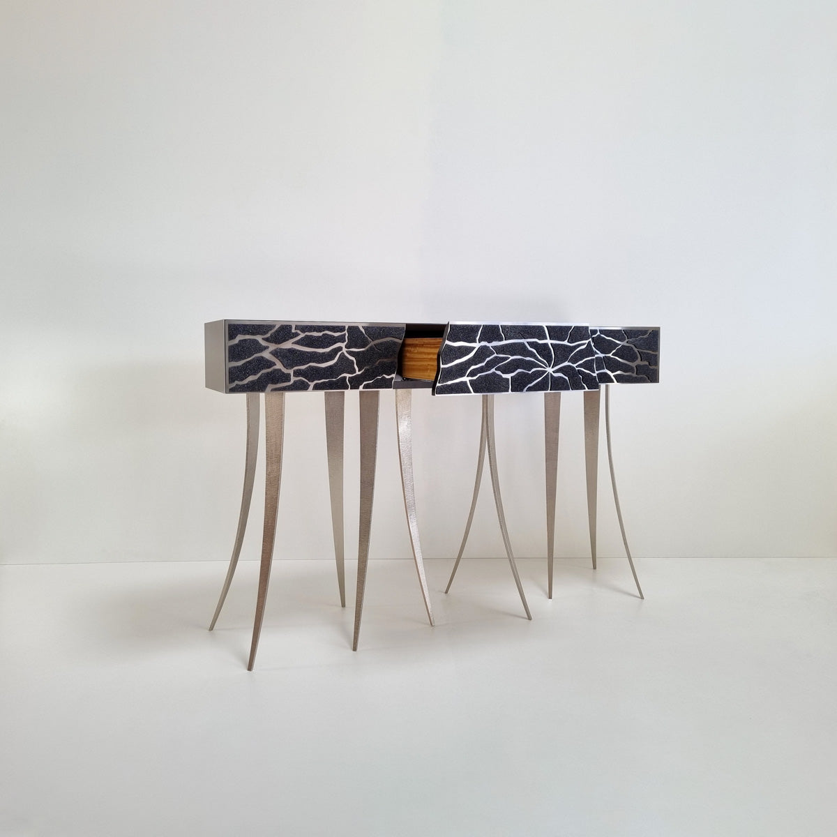 Black Hamada Console Large