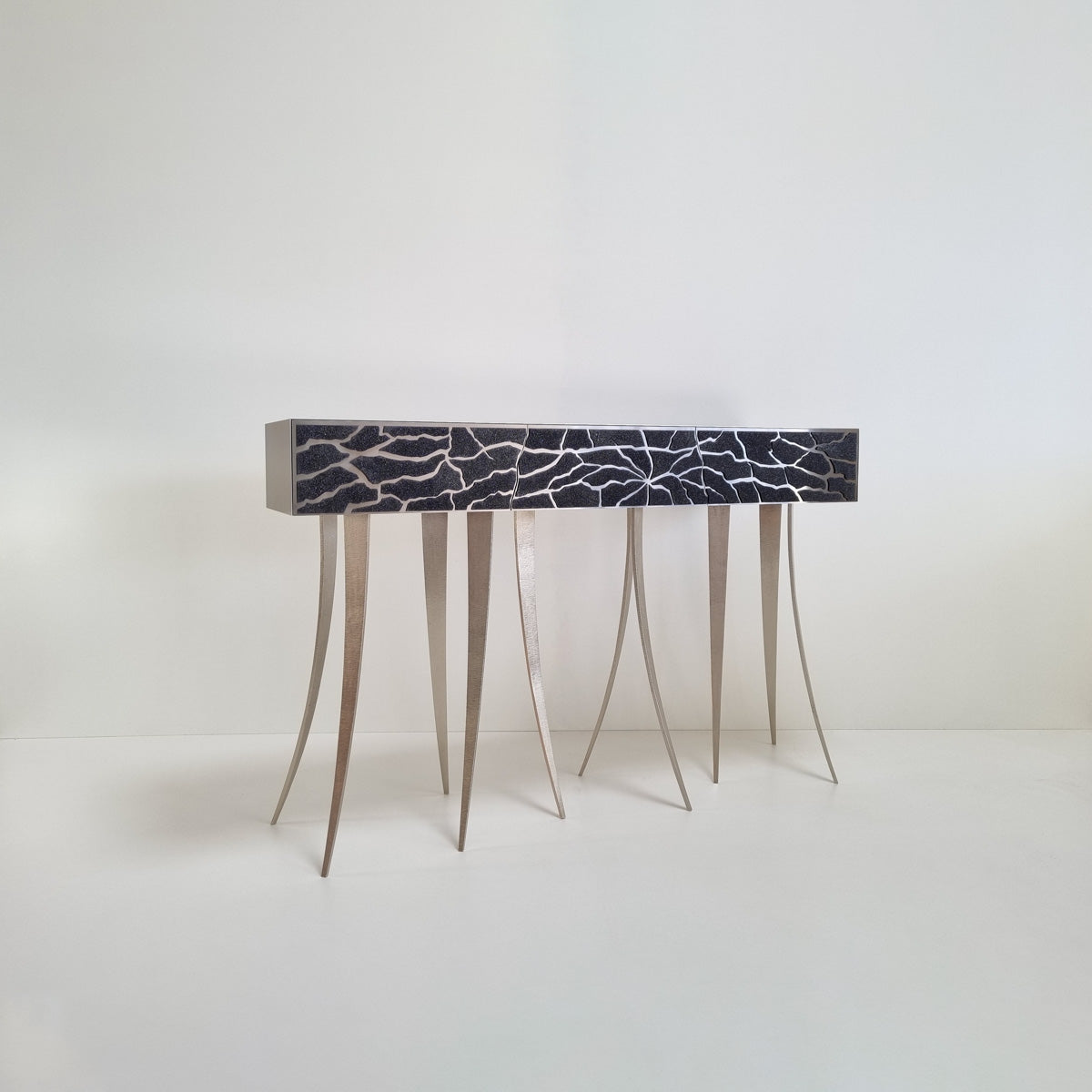 Black Hamada Console Large