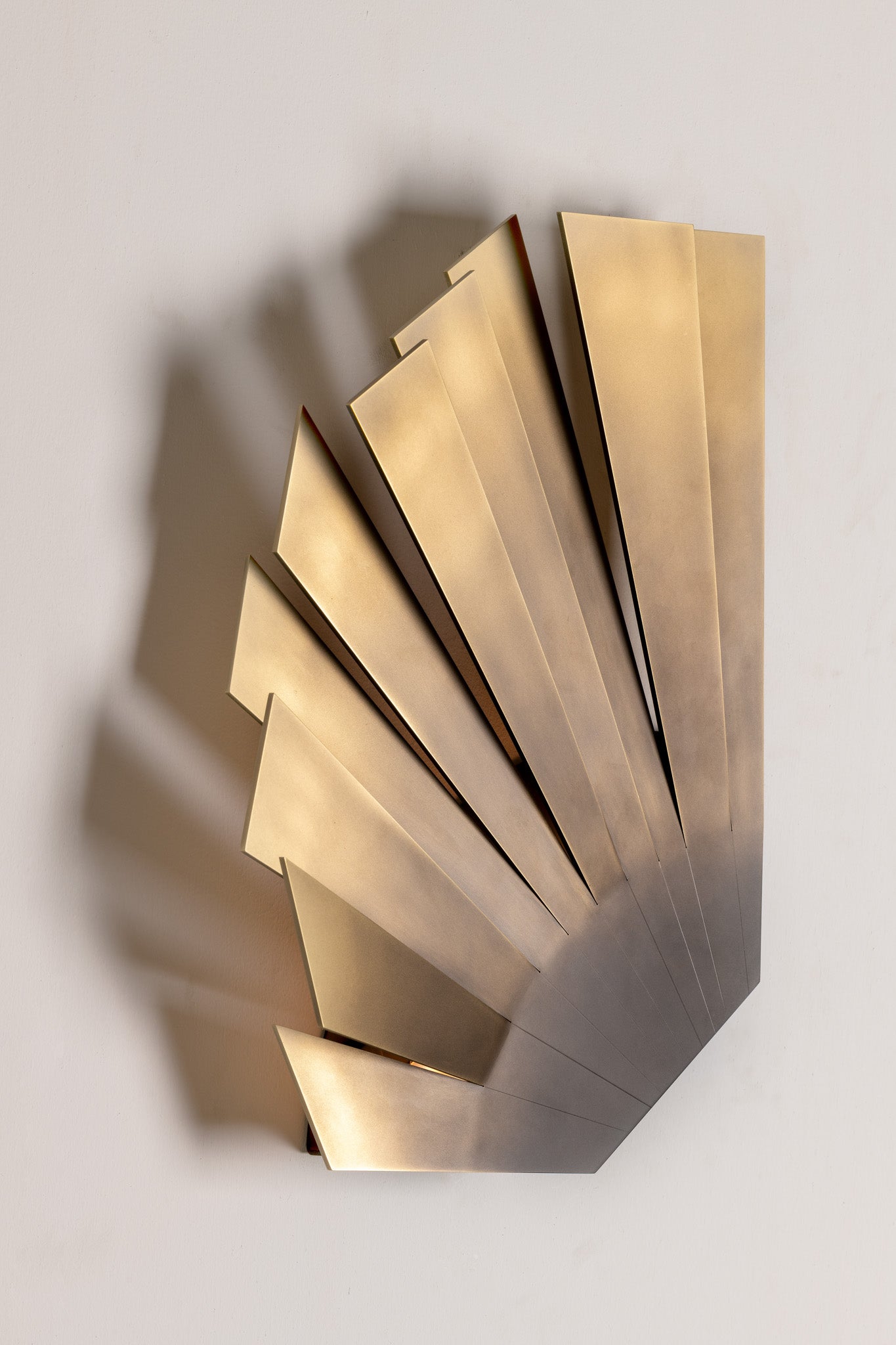 Deva Wall Light