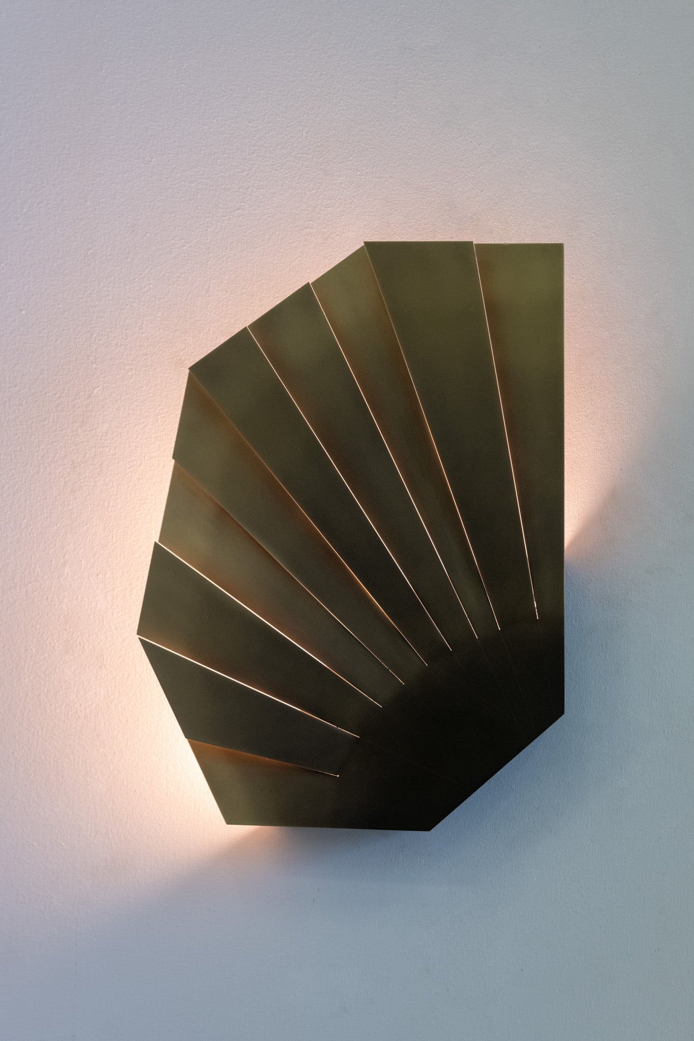 Deva Wall Light