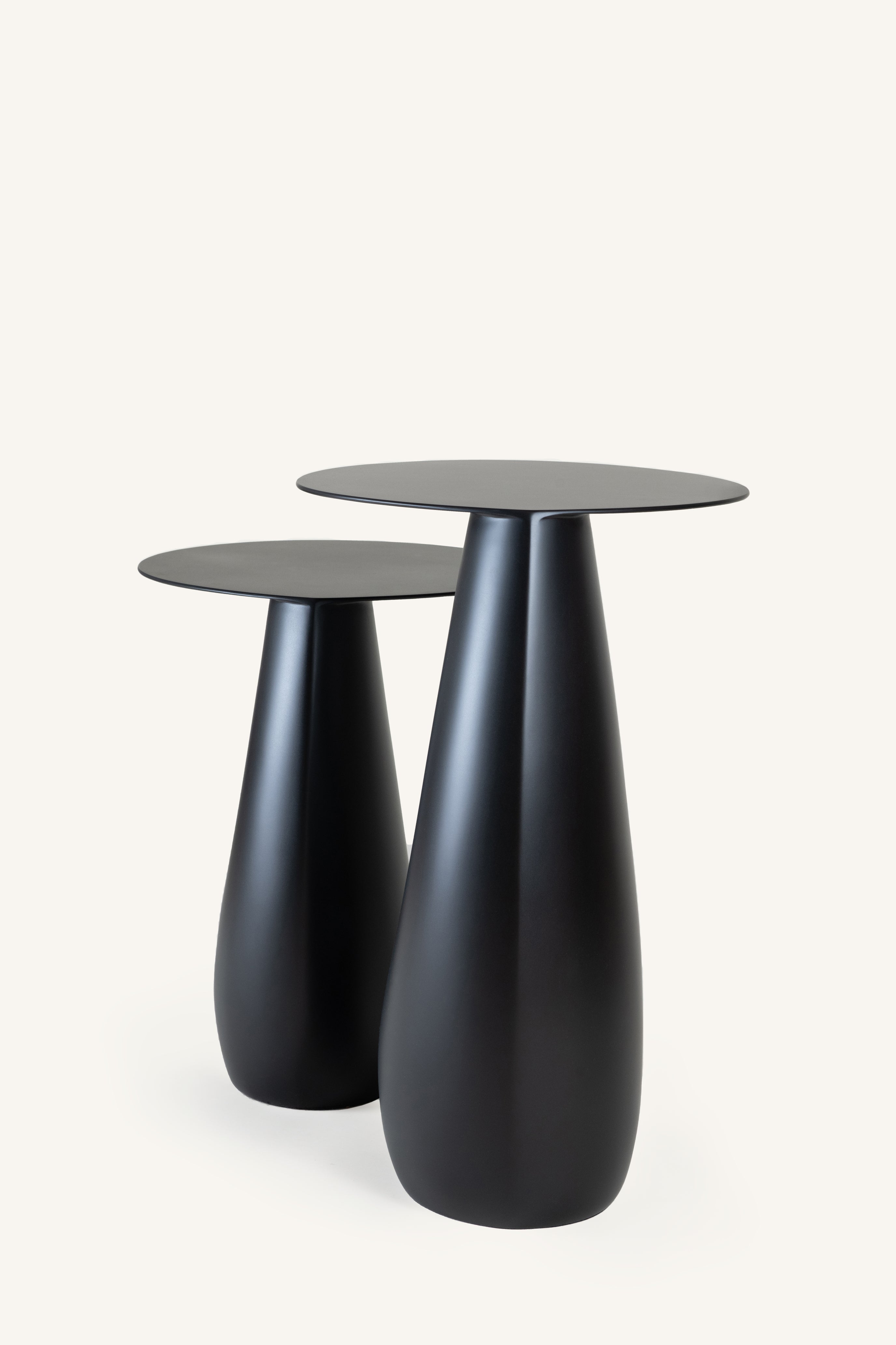 Dionis Drinks Table