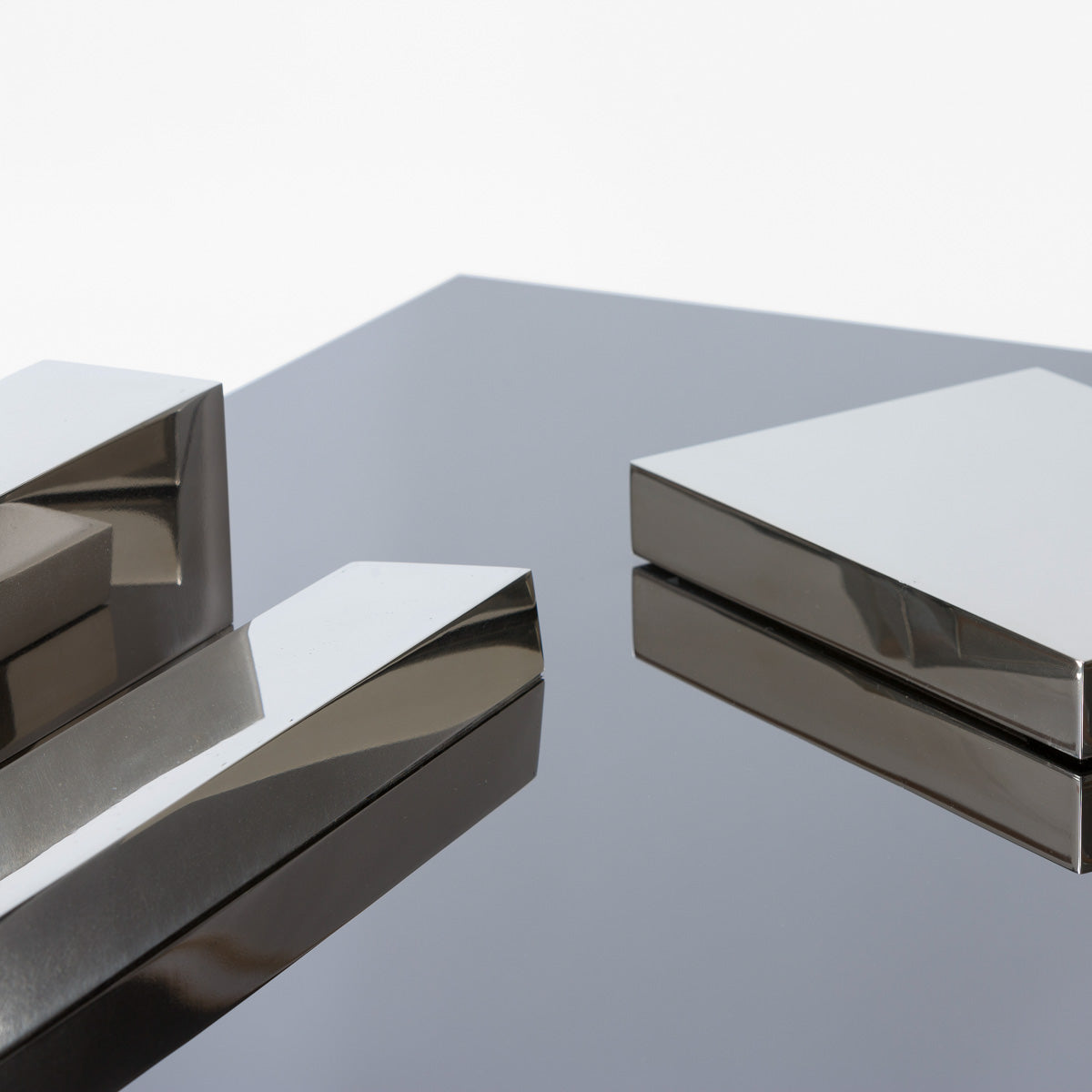 Graphic Desk