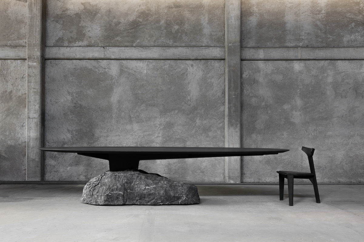 Humo Oval Table