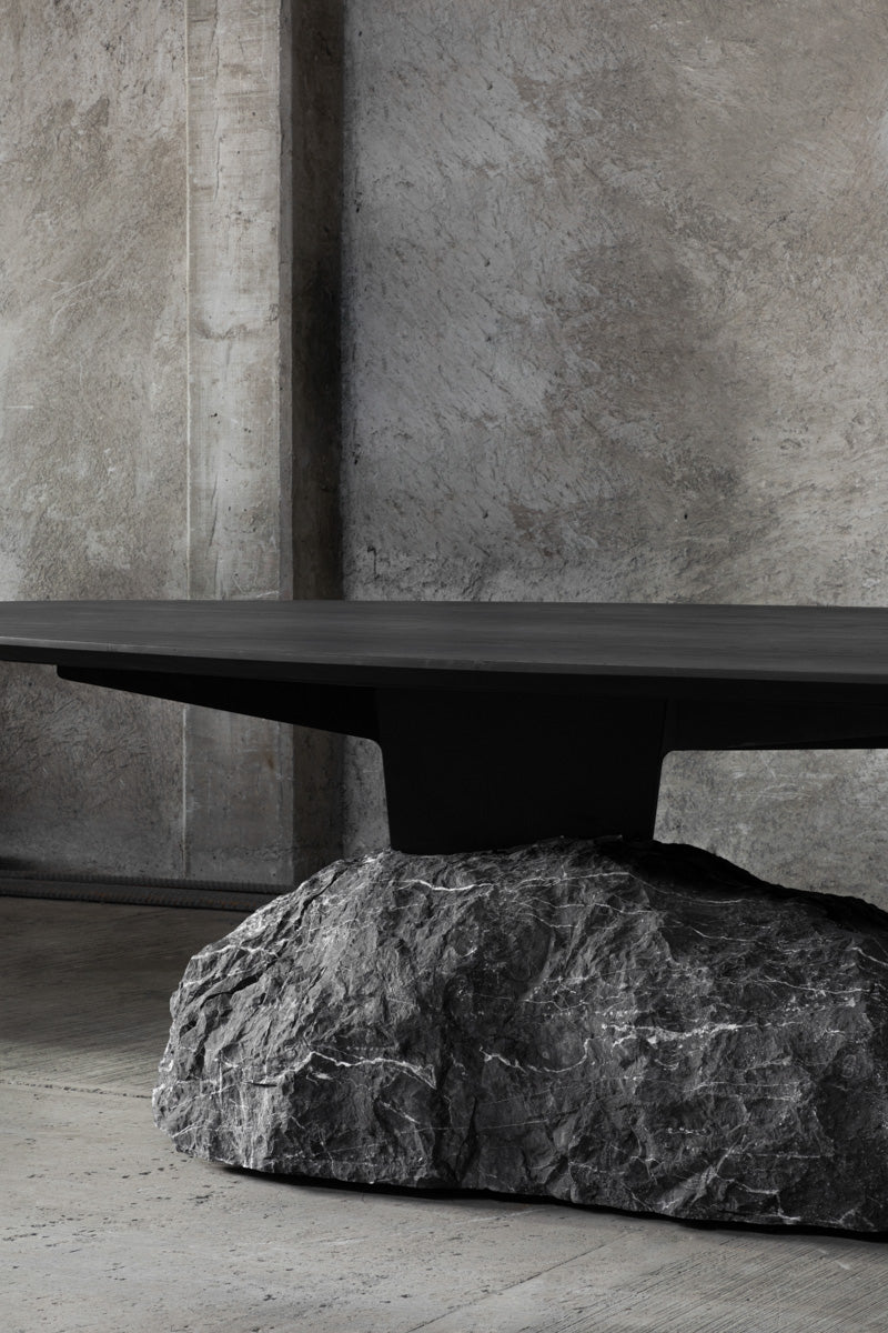 Humo Oval Table