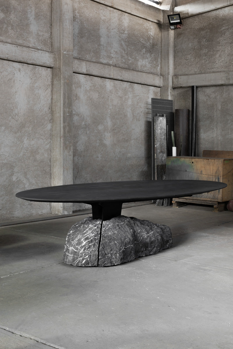 Humo Oval Table