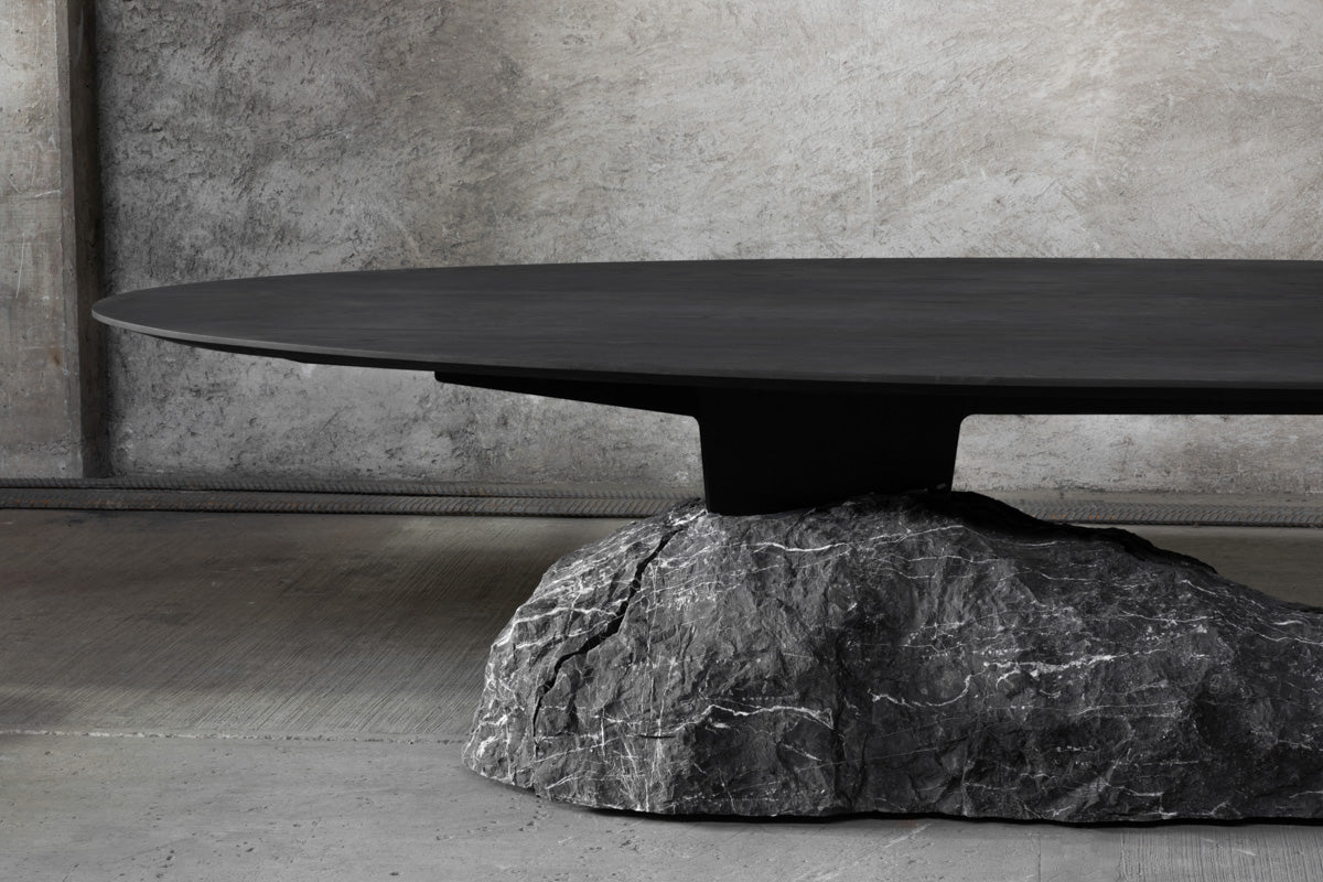 Humo Oval Table