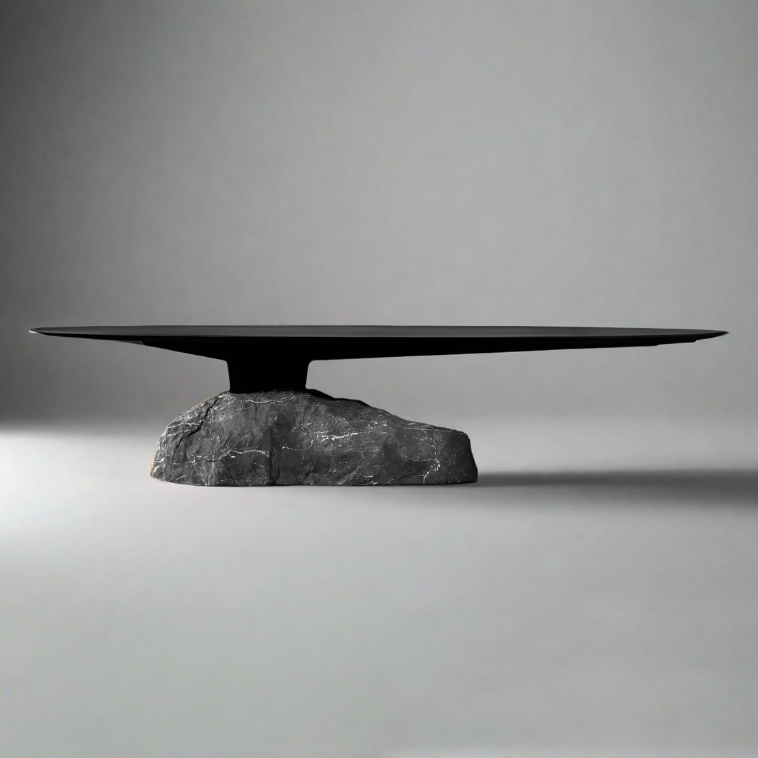Humo Oval Table