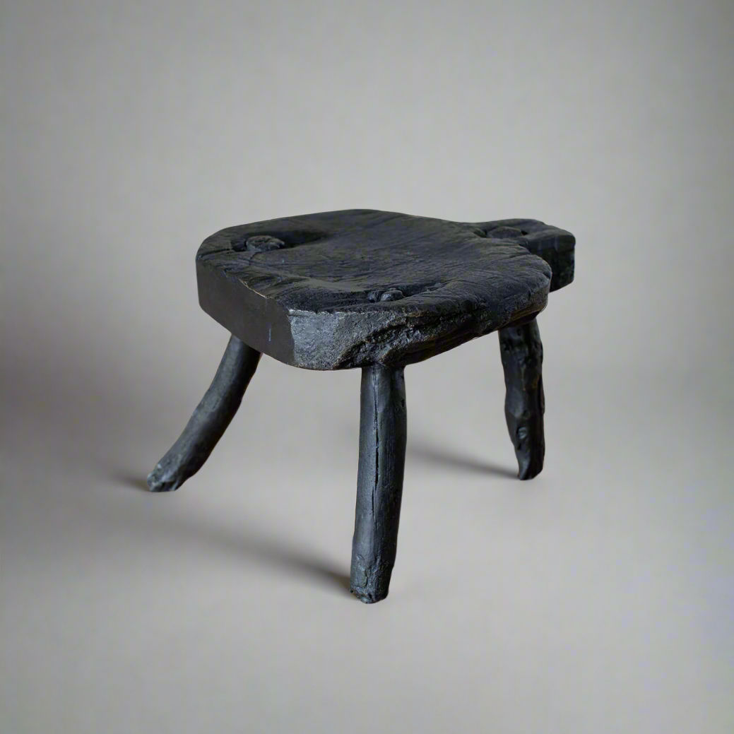 Memoria Stool