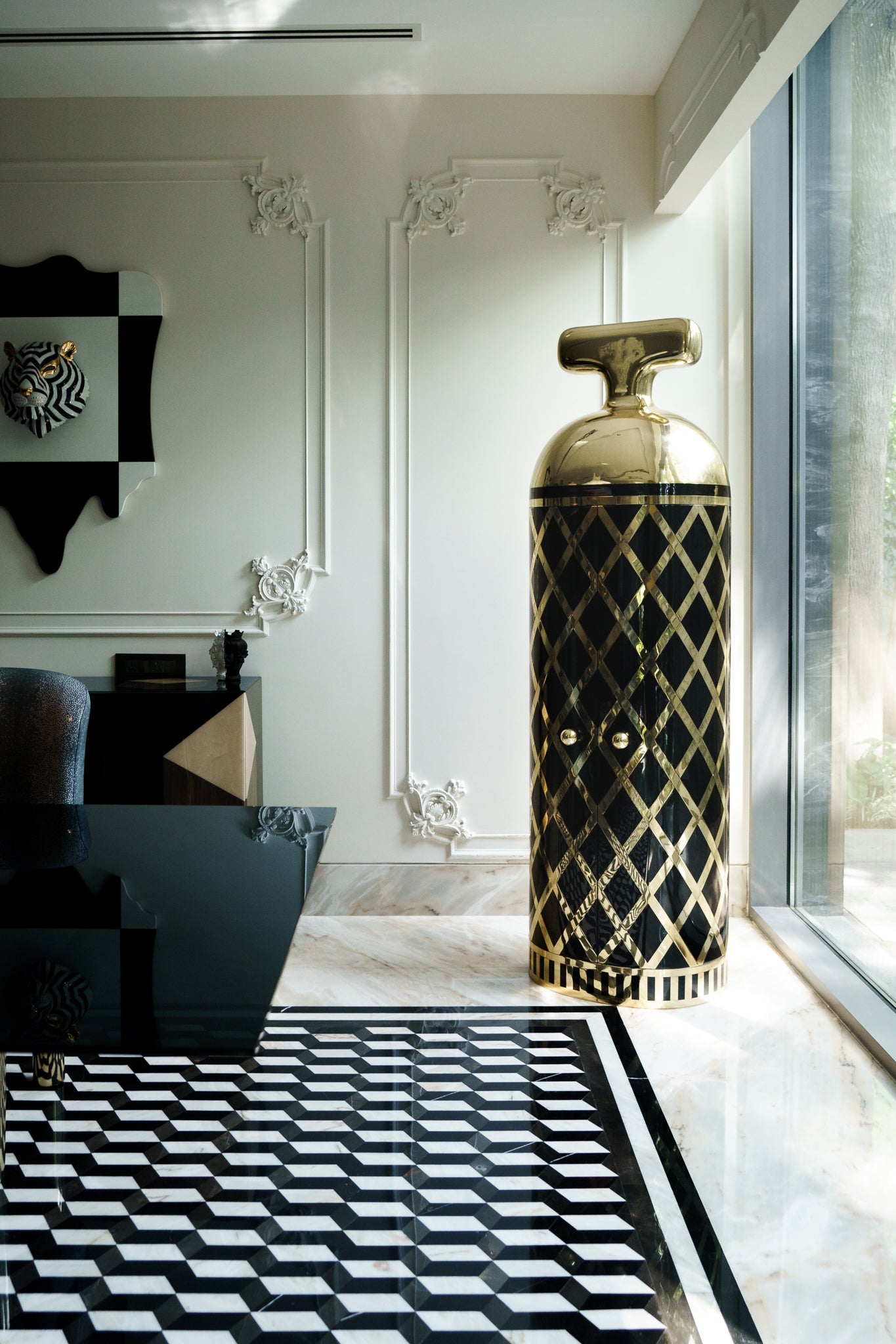 Monsieur Verdoux Bar Cabinet