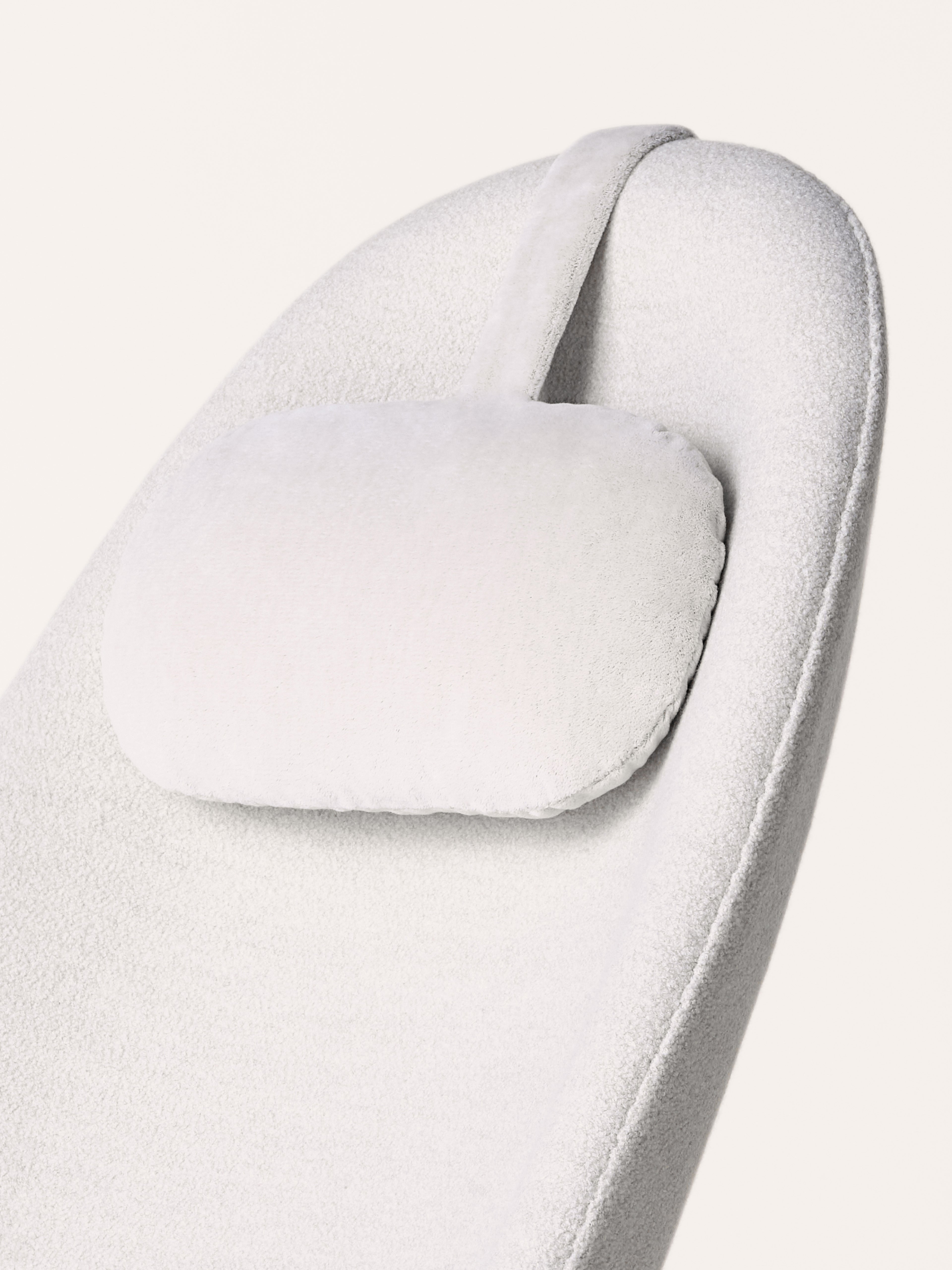 Pause Lounge Chair