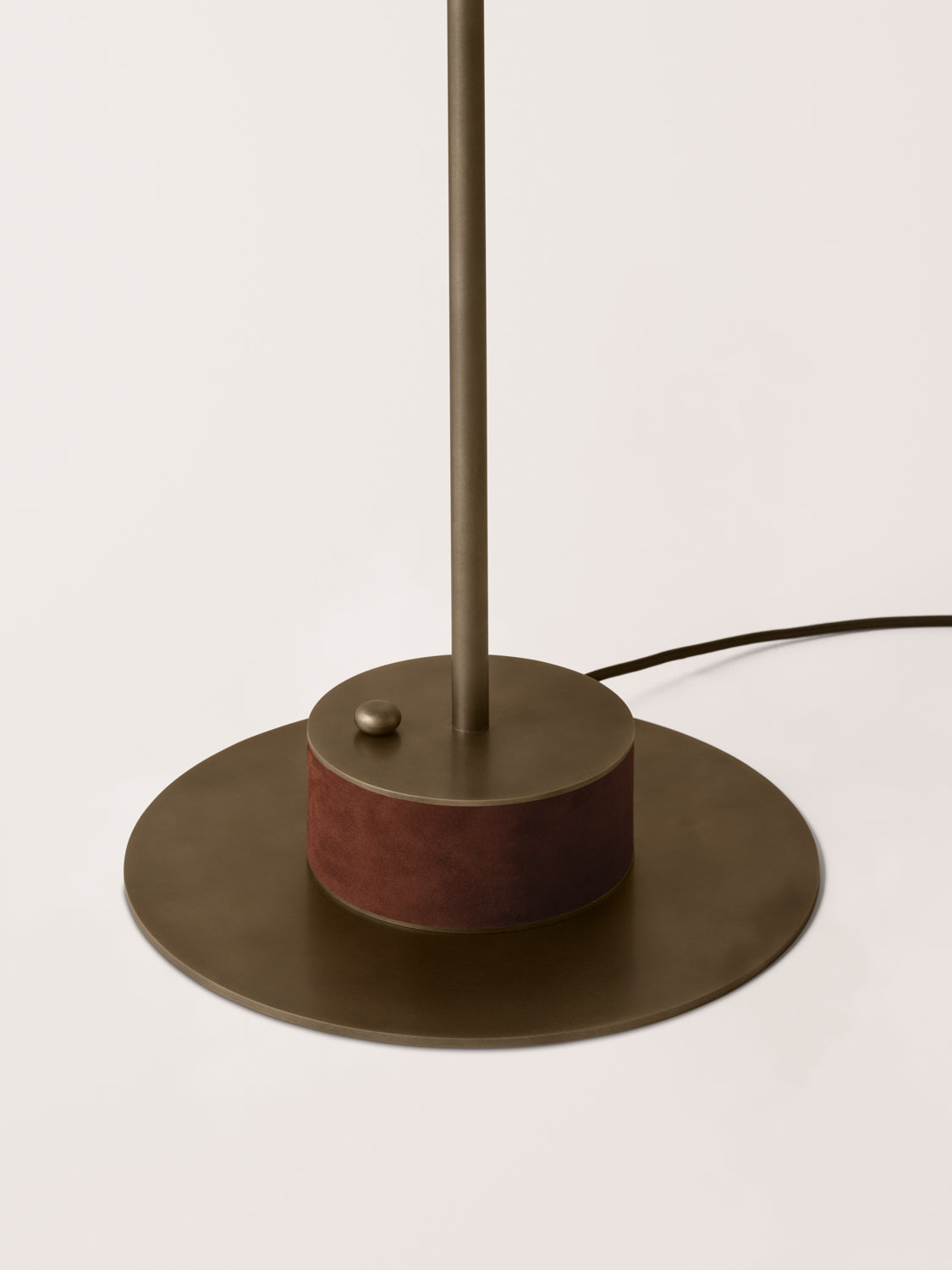 Rib Floor Lamp Capsule