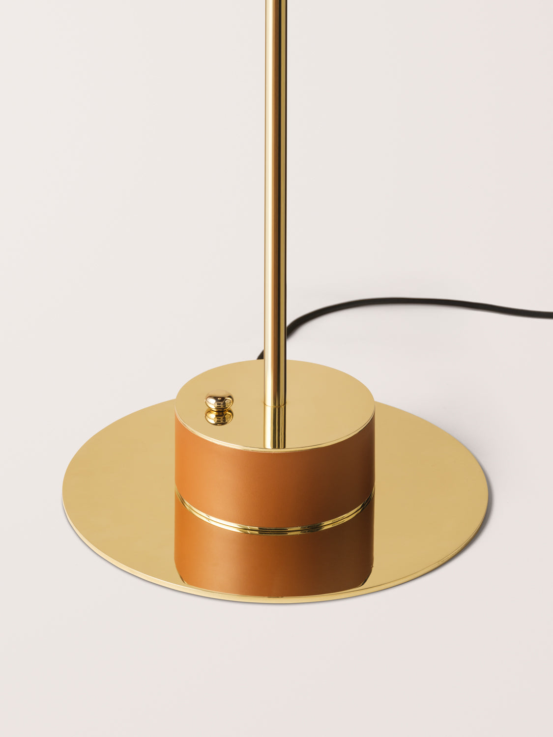 Rib Floor Lamp Capsule