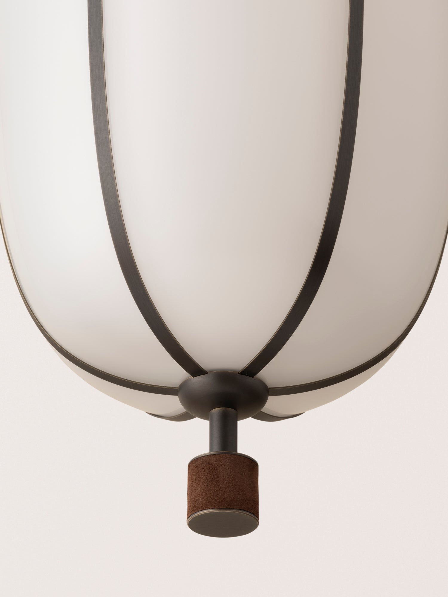 Rib Pendant Capsule 3 Cluster