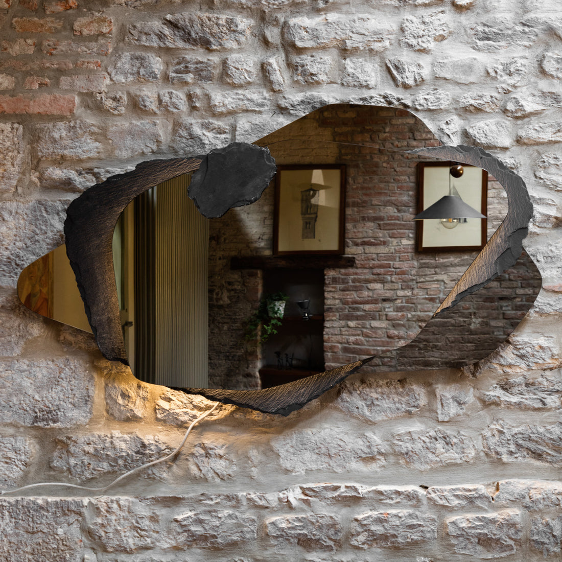 Strata Mirror