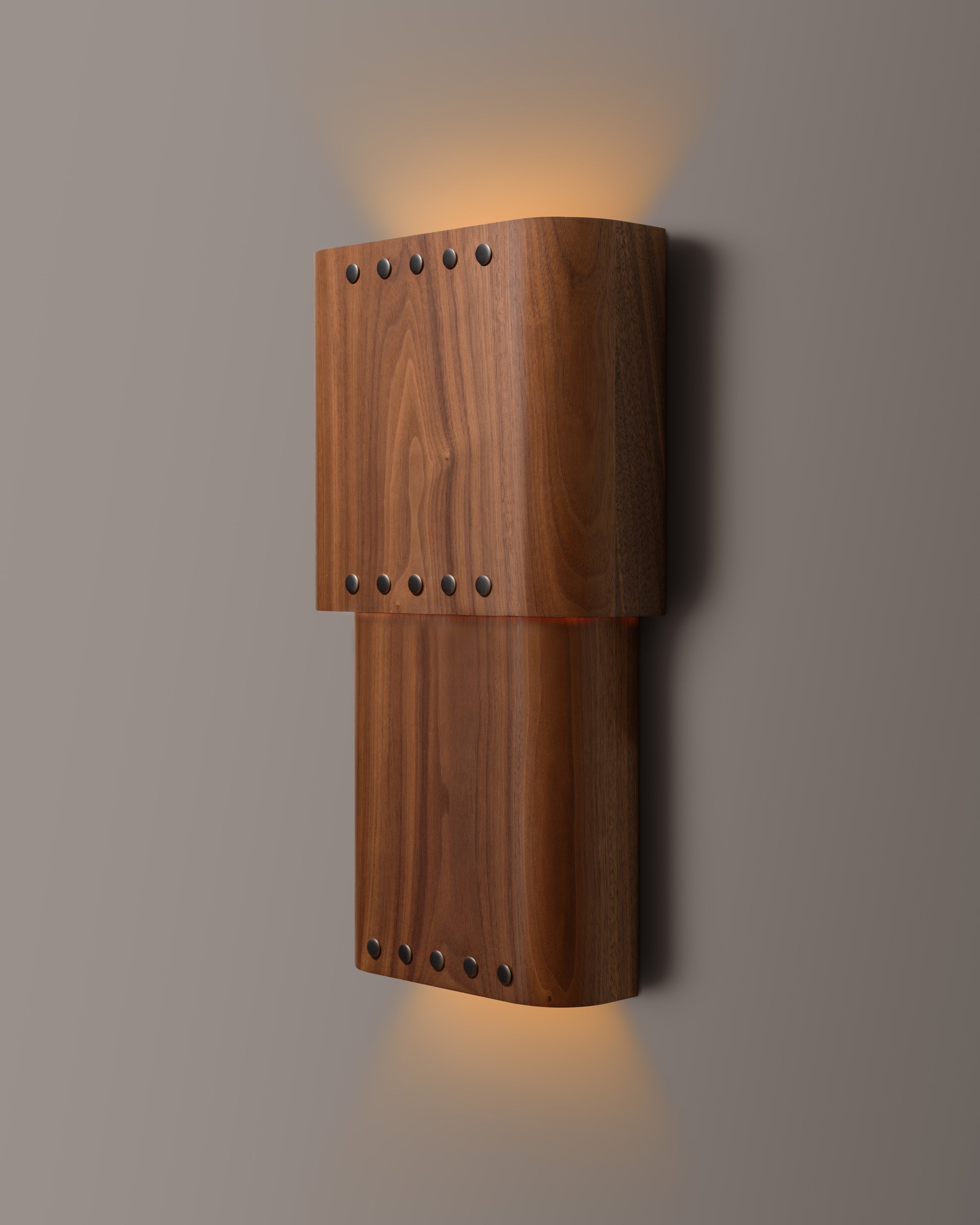 Stud Sconce Curved 2