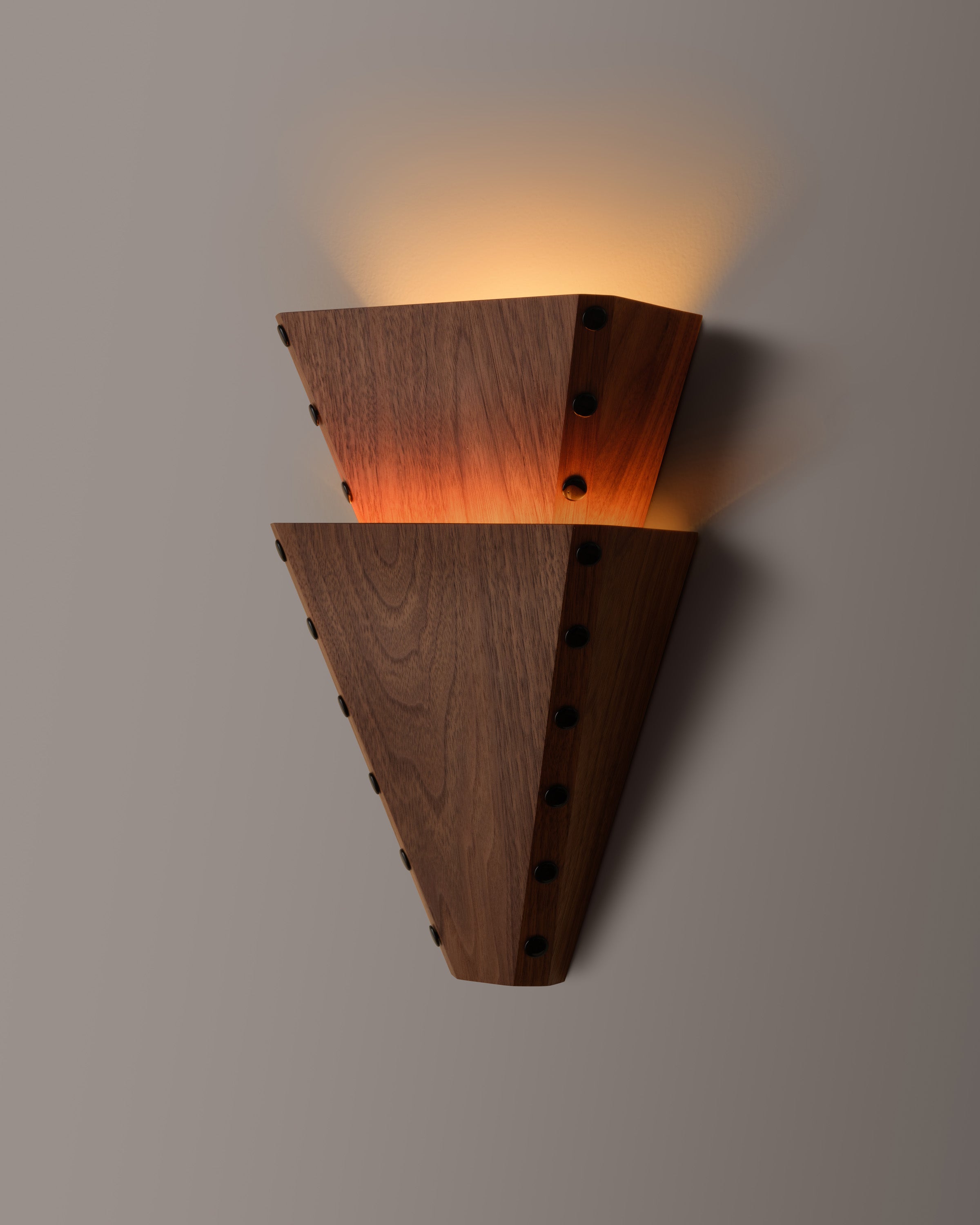 Stud Sconce Pyramid 2