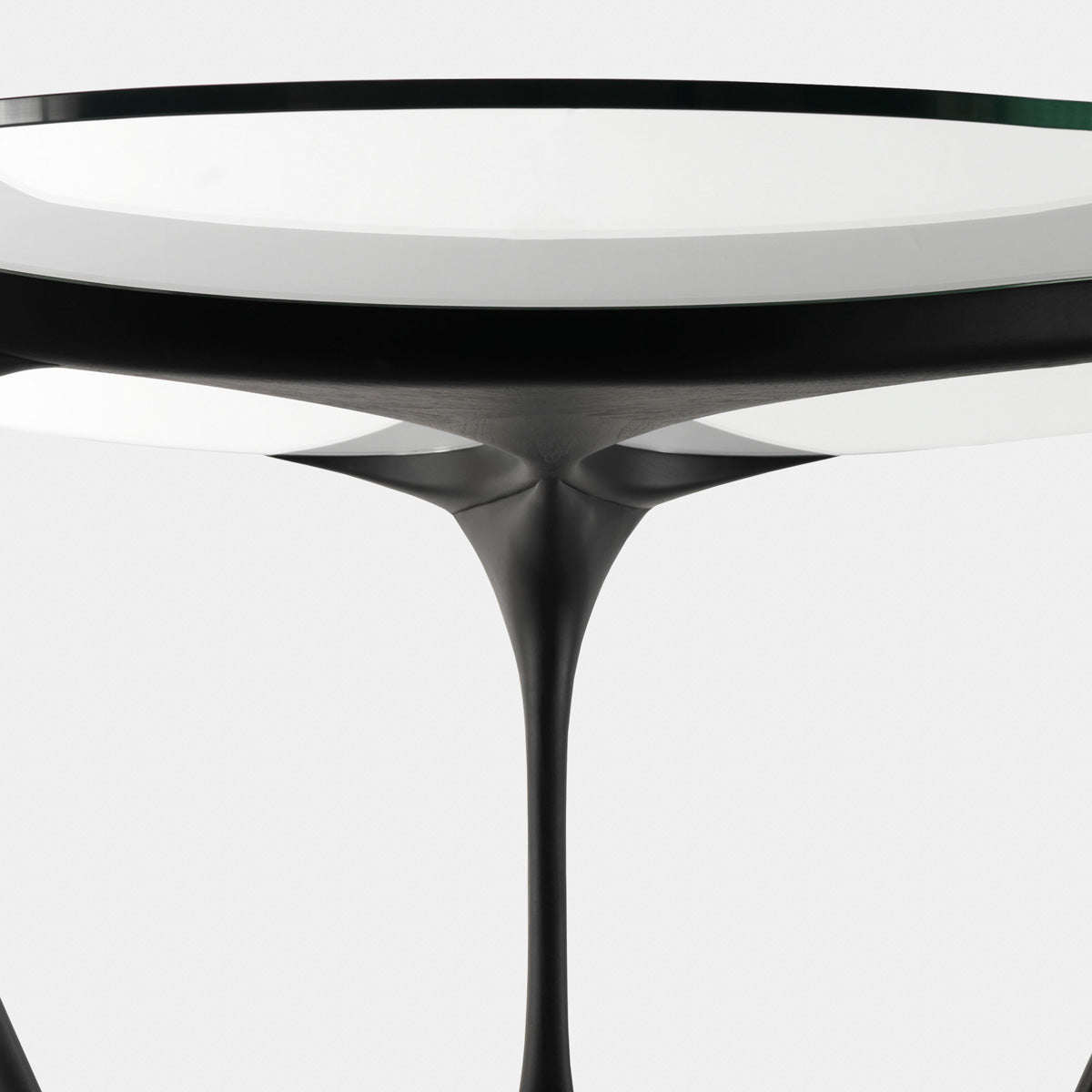 Yris Dining Table