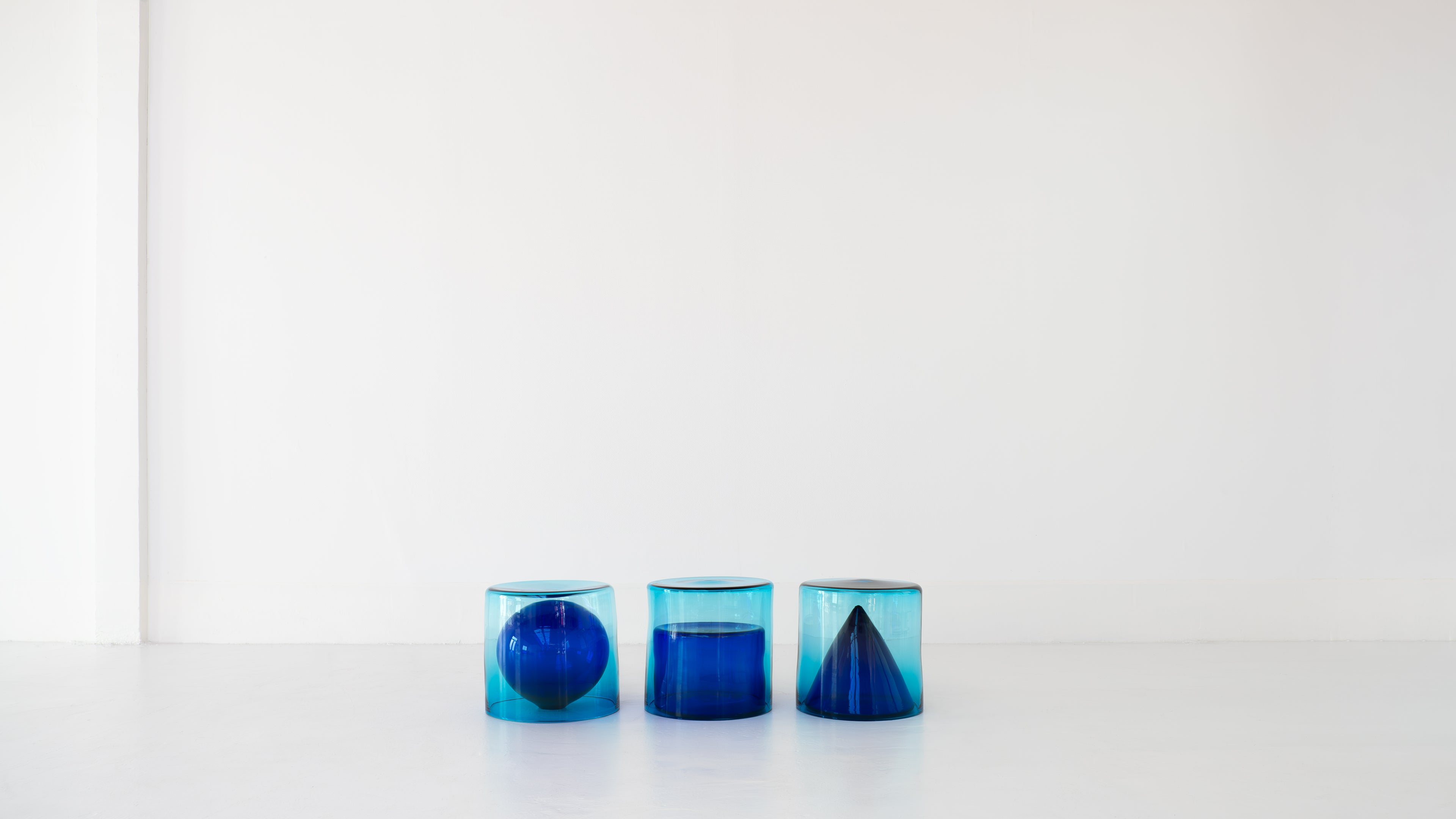 Géométrie Liquide Side Table