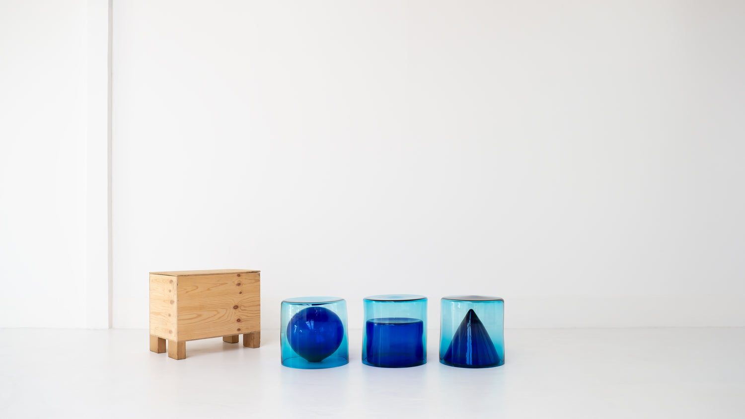 Géométrie Liquide Side Table