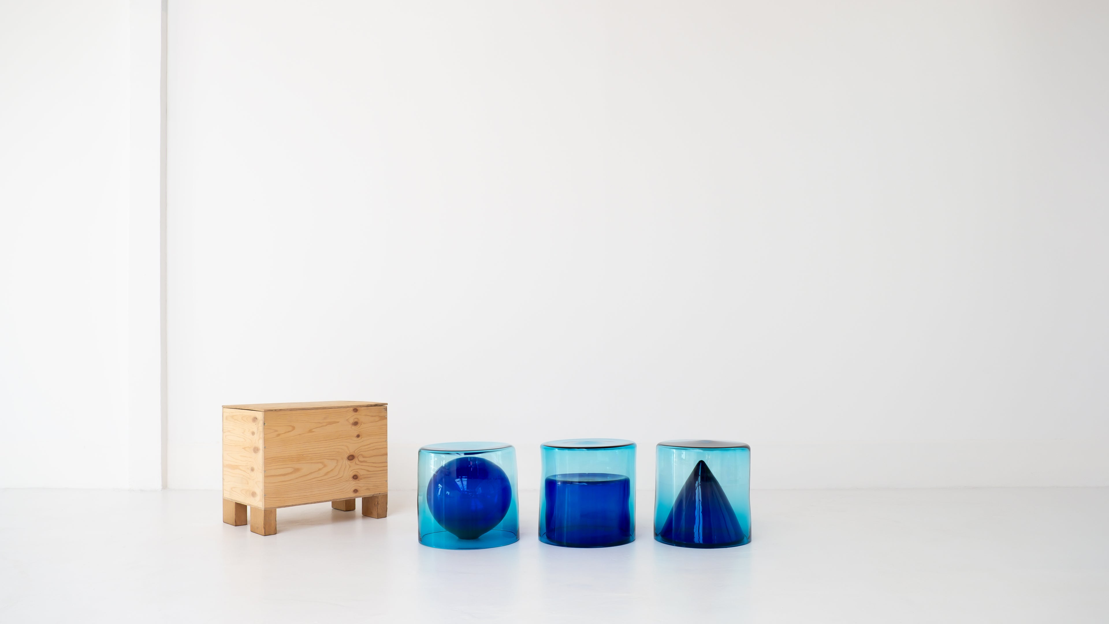 Géométrie Liquide Side Table