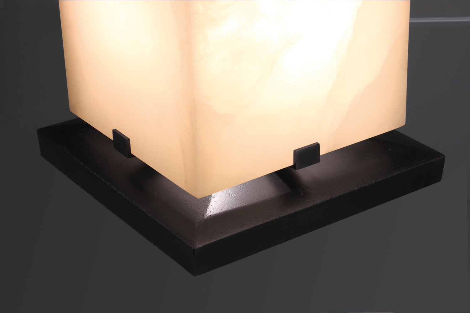 L125 Table Lamp