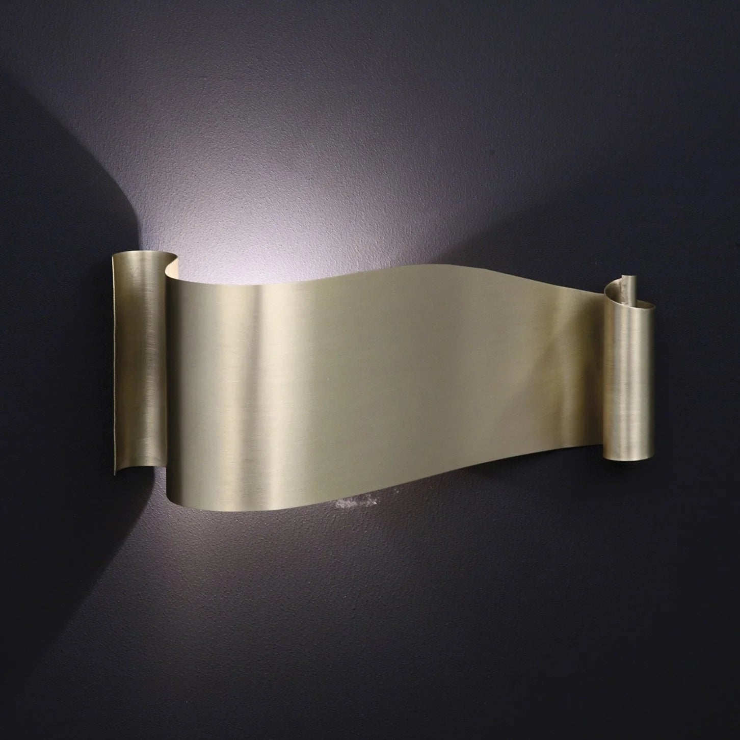 Parchemin Wall Light