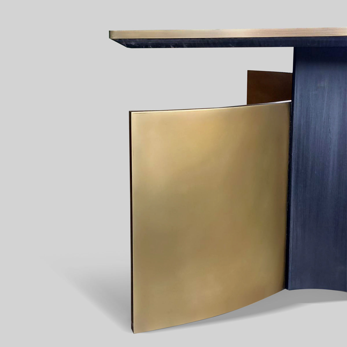 Arco Desk