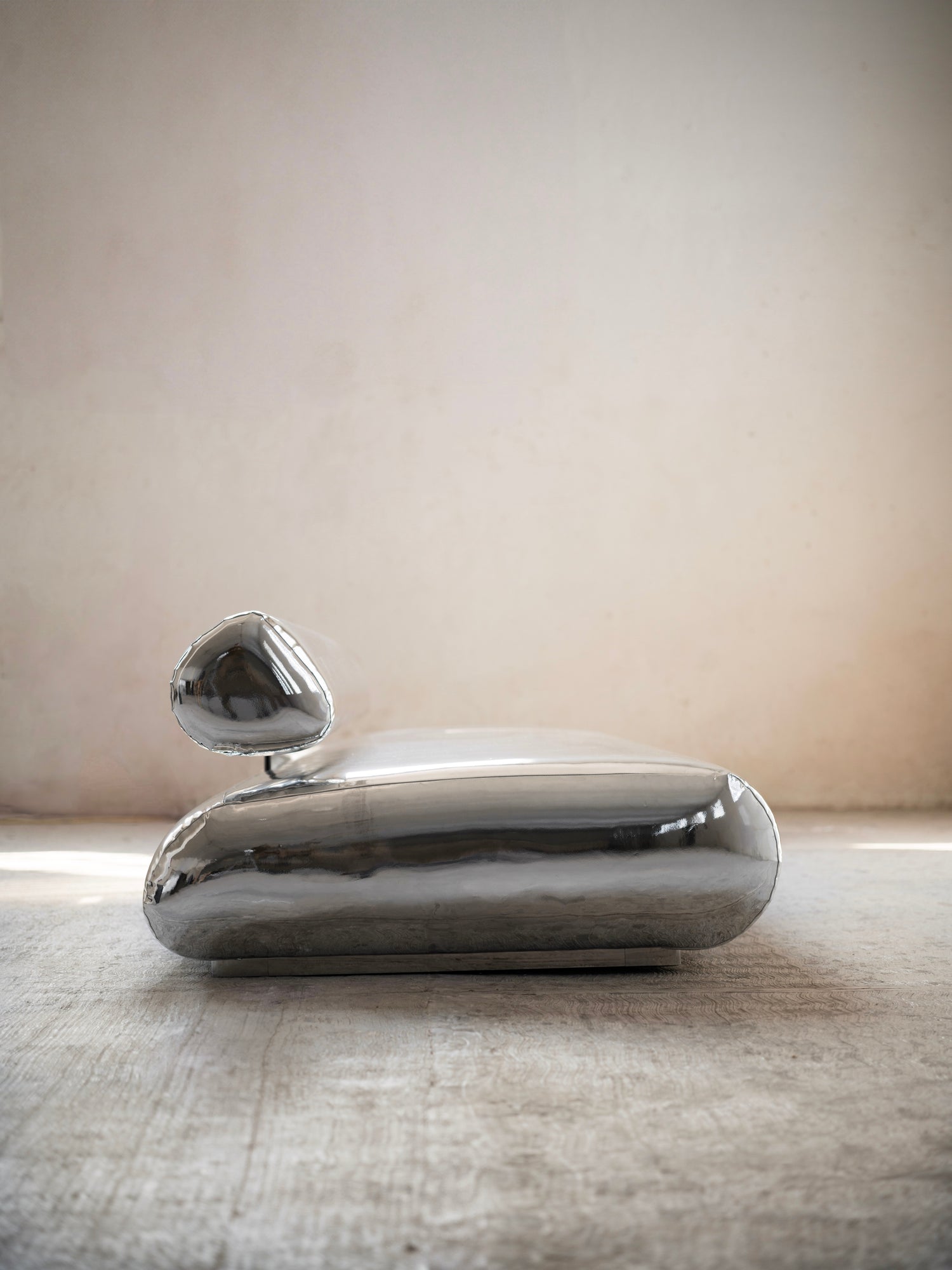 Beluga Sofa Chrome Vinyl