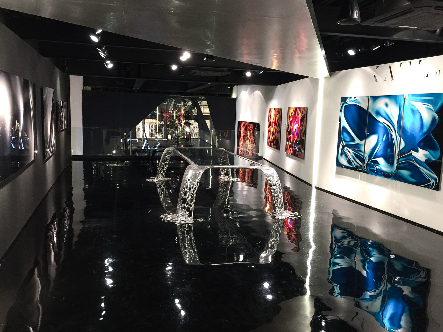 Cascatta Dining Table