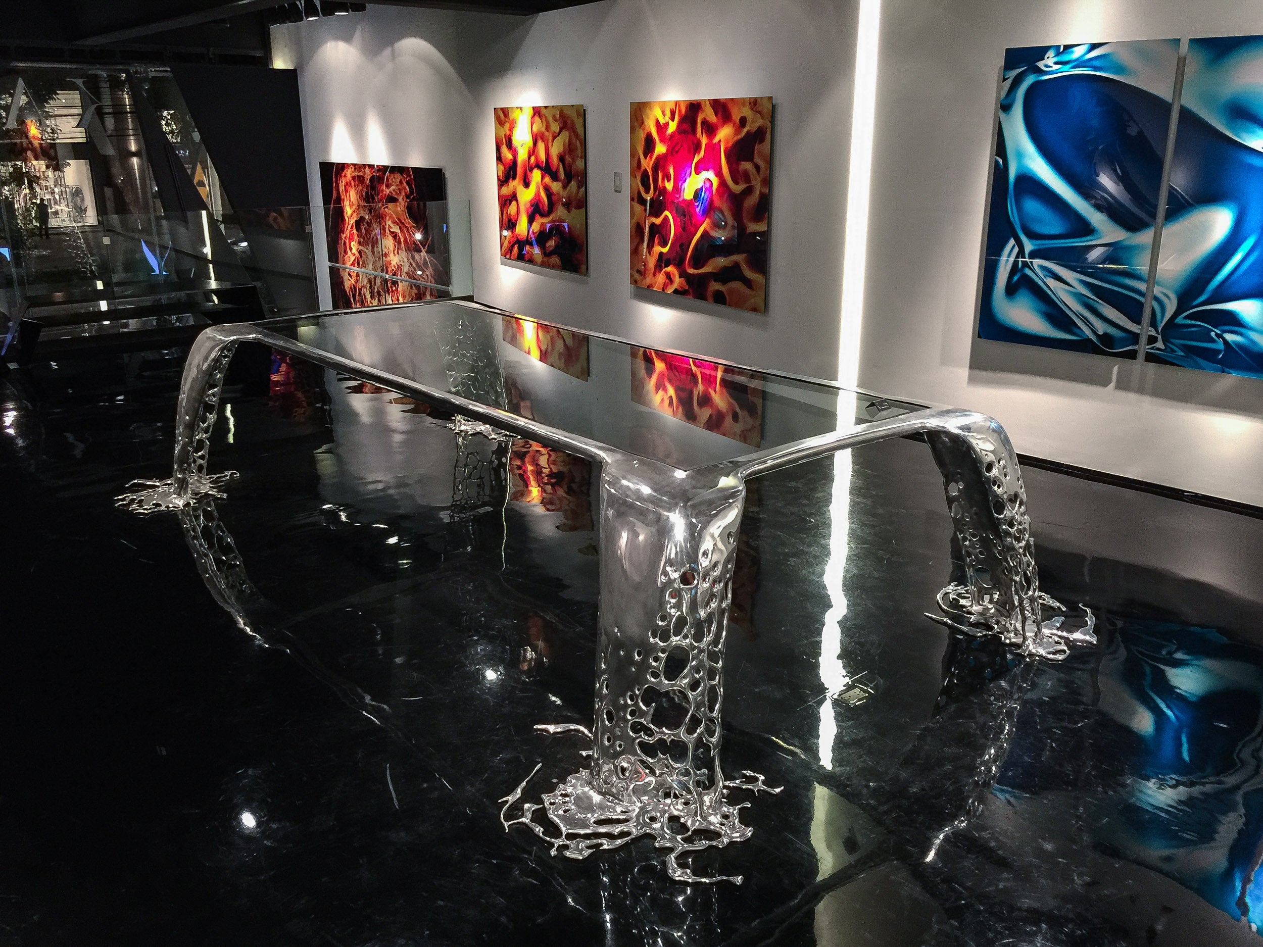 Cascatta Dining Table