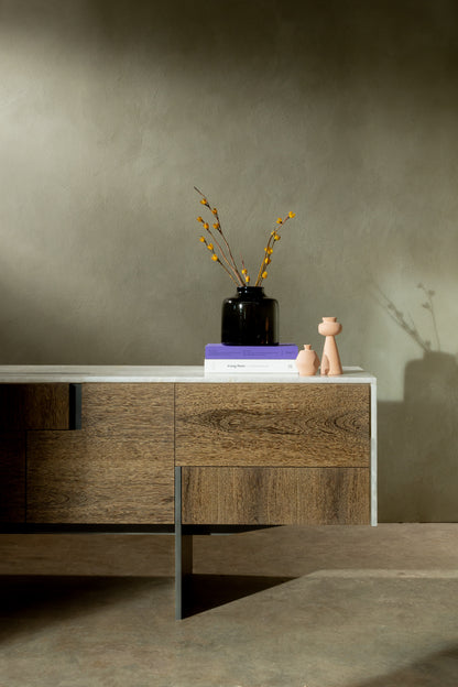 Armatus Dining Console