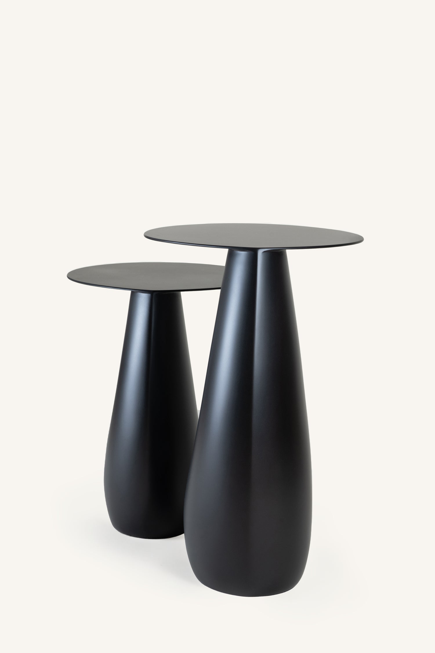 Dionis Drinks Table