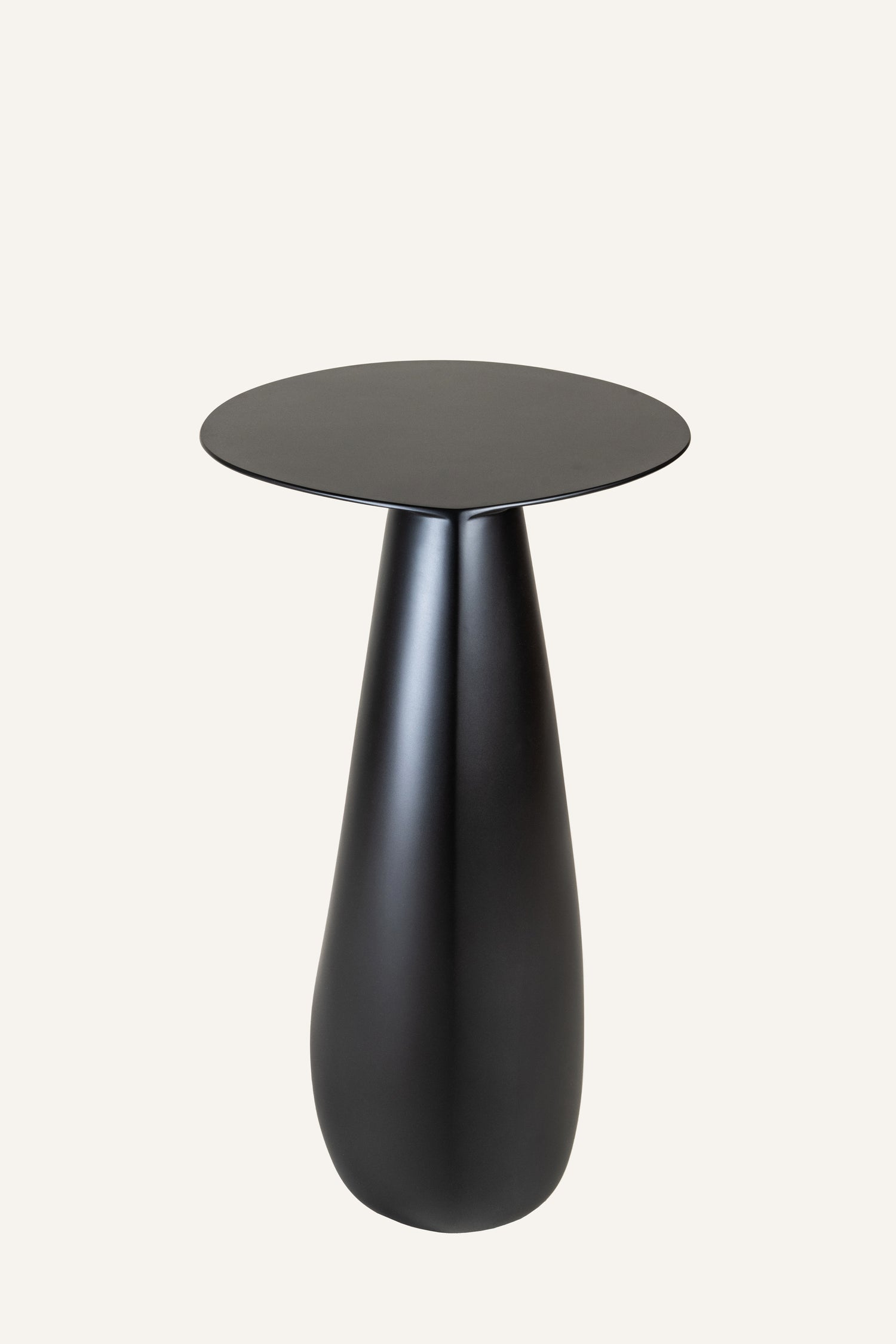 Dionis Drinks Table