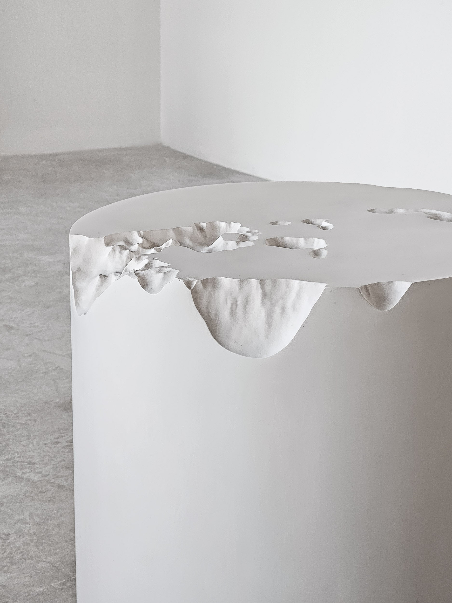 Erosia Side Table (Round)