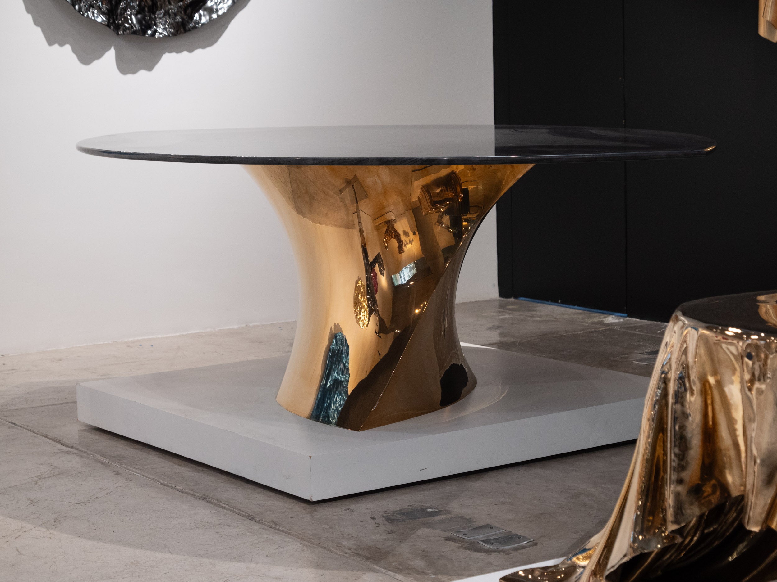 Geometra Dining Table