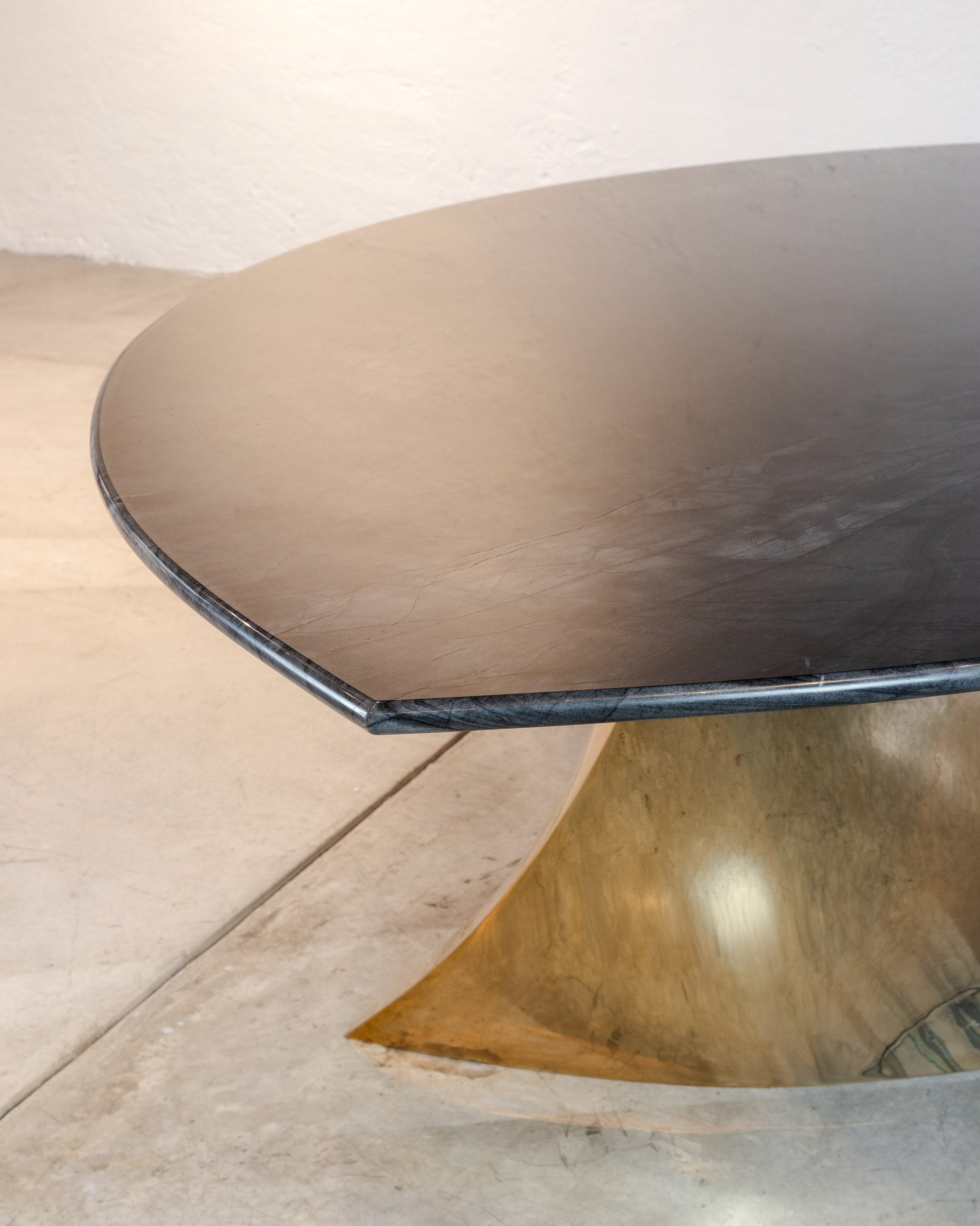 Geometra Dining Table