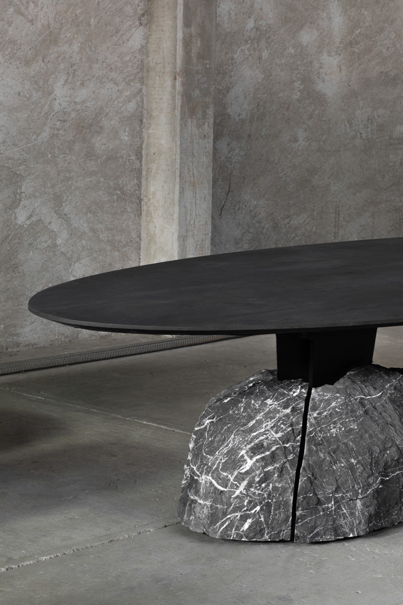 Humo Oval Table