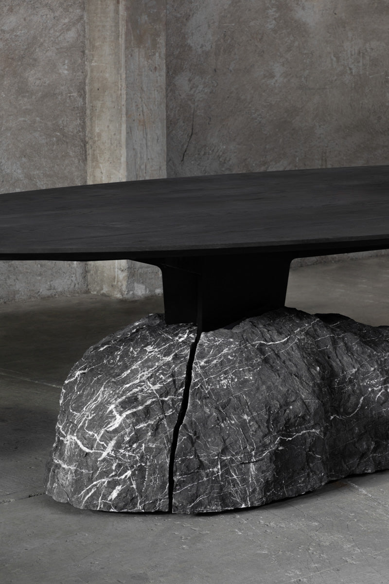 Humo Oval Table