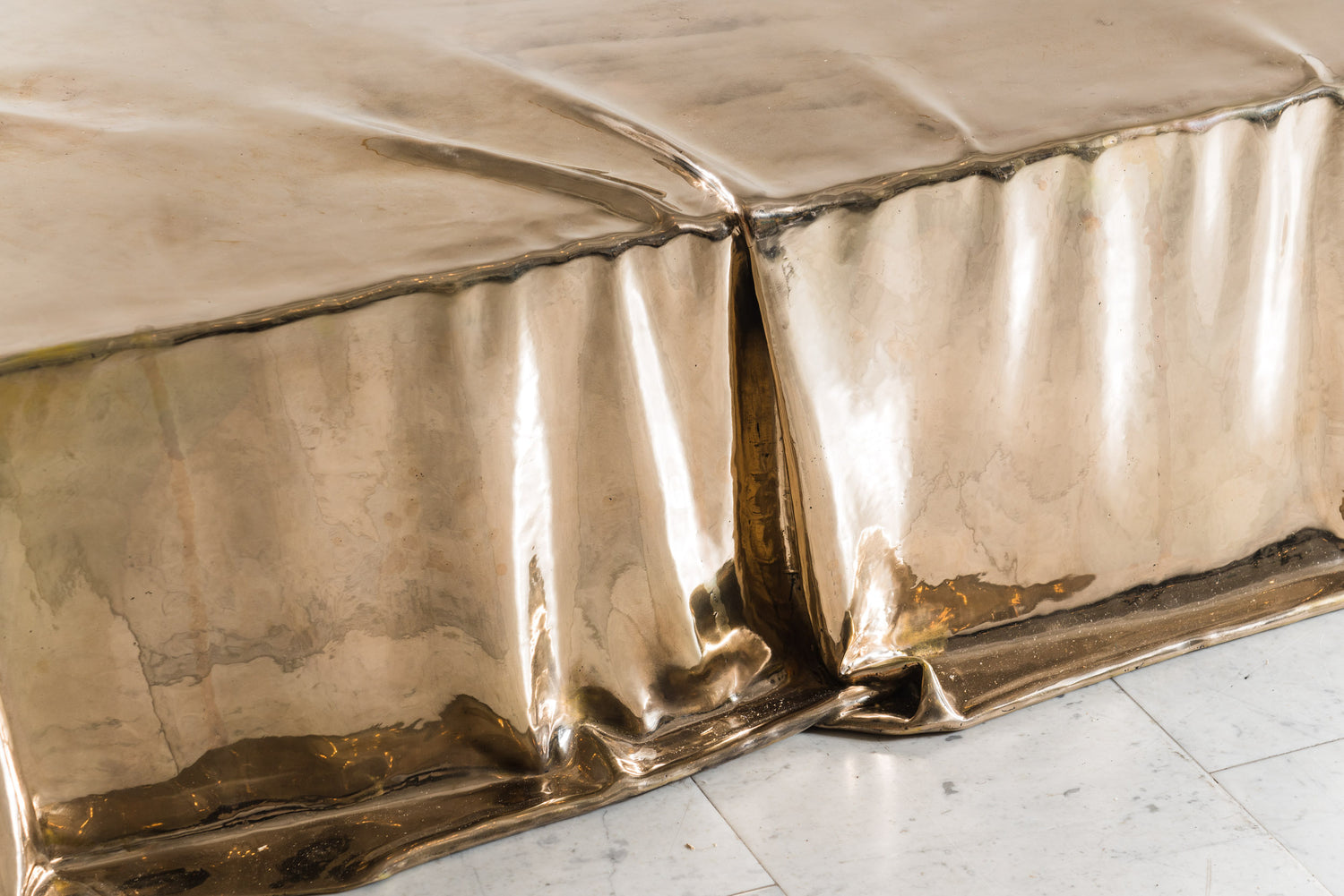 Levitaz Coffee Table