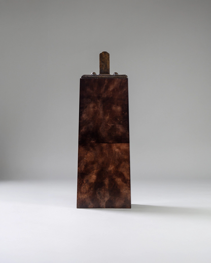 Louis Presentation Stand