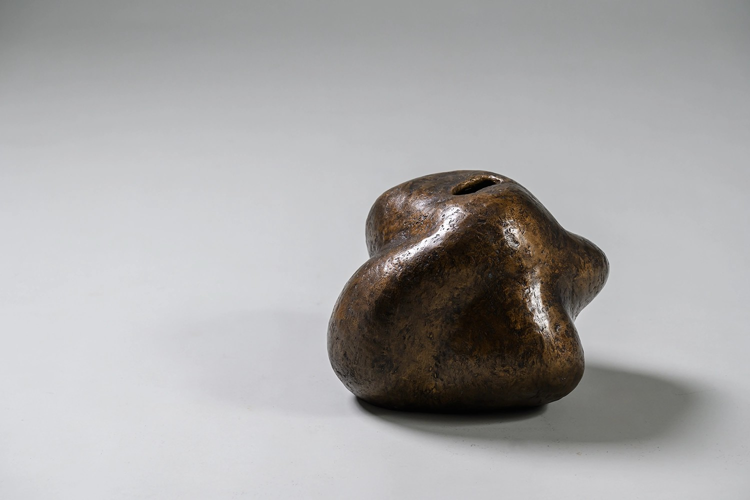 Ludwig Vase Sculpture