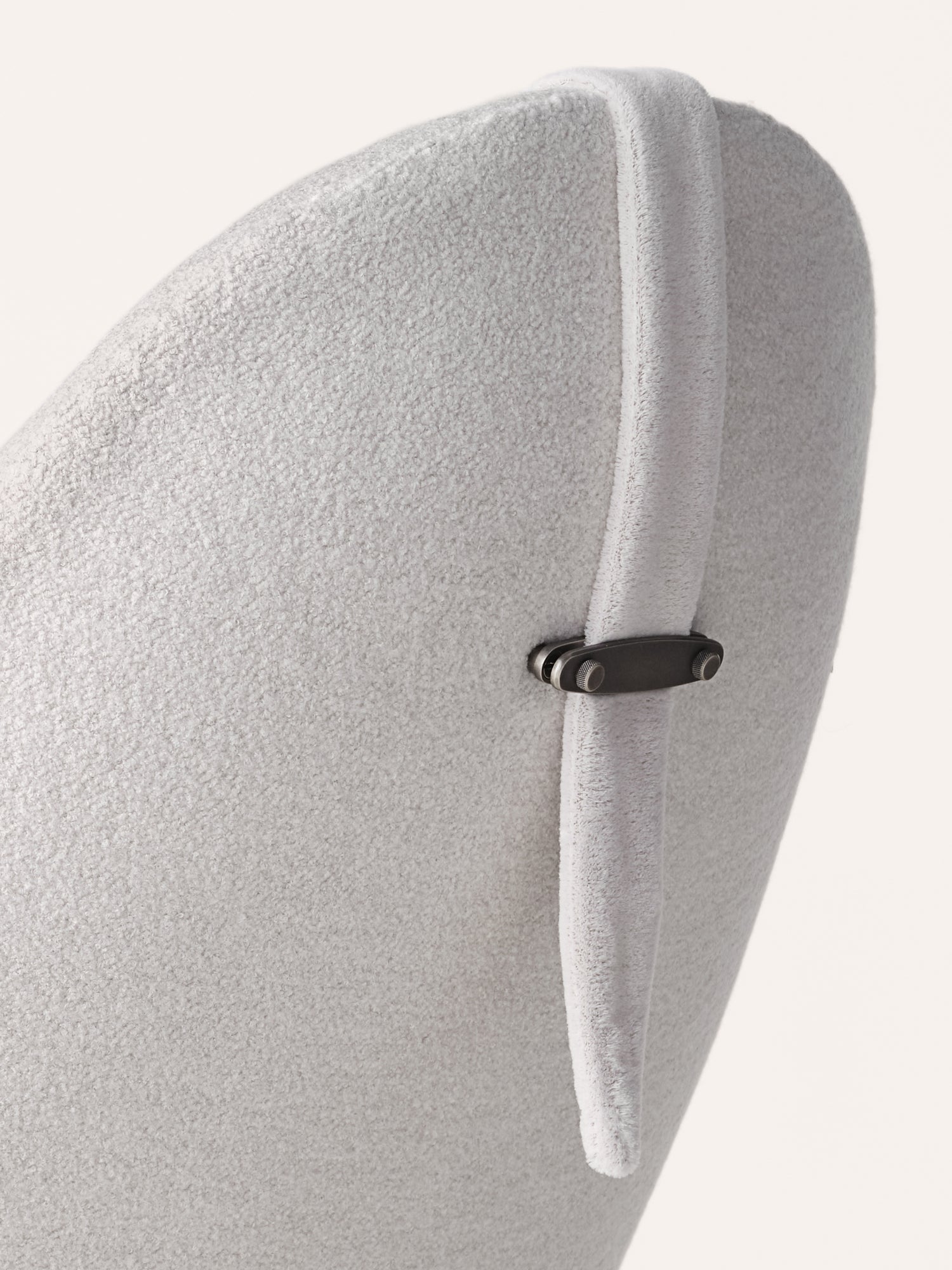 Pause Lounge Chair