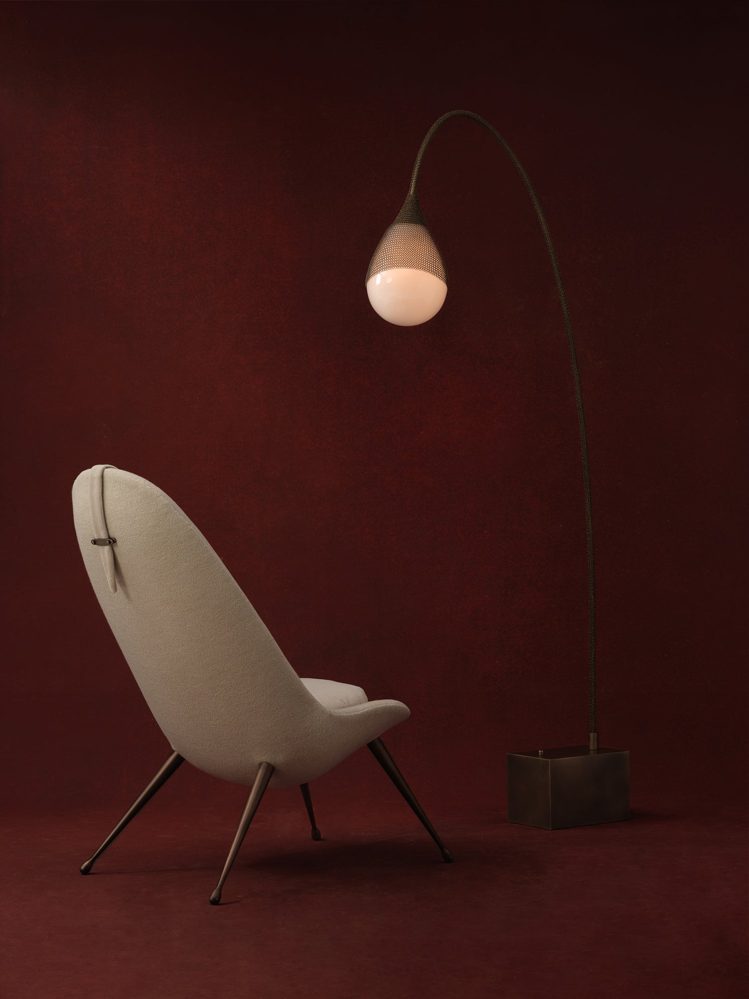 Pause Lounge Chair