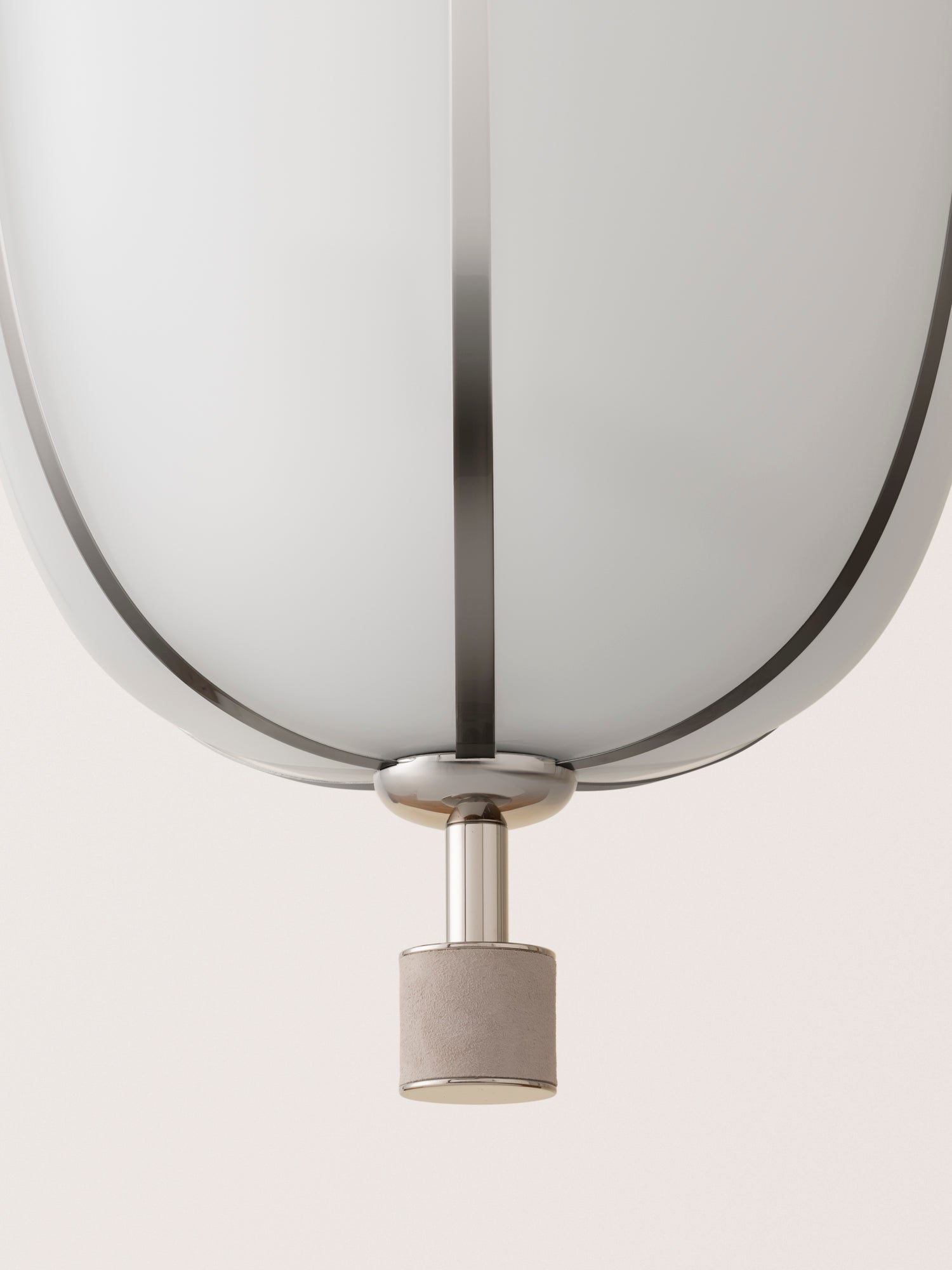 Rib Pendant Capsule