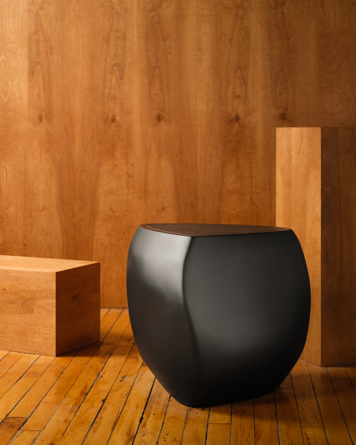River Side Table Black