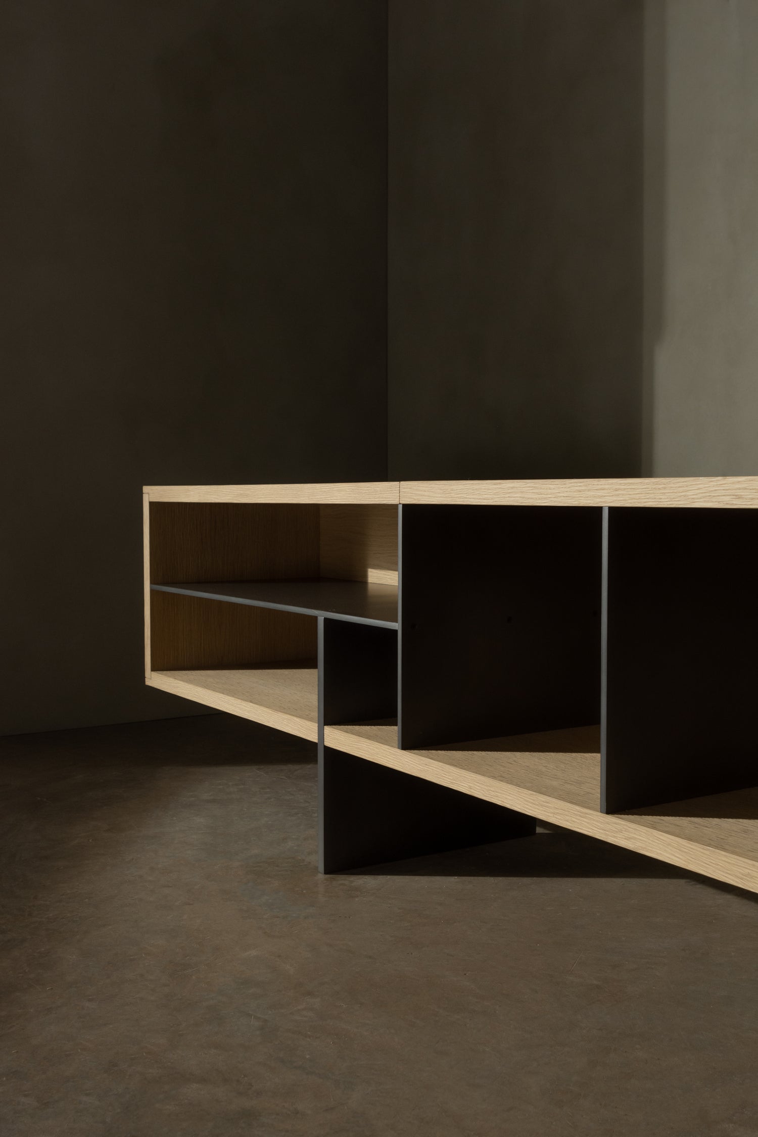Lungo Bookcase