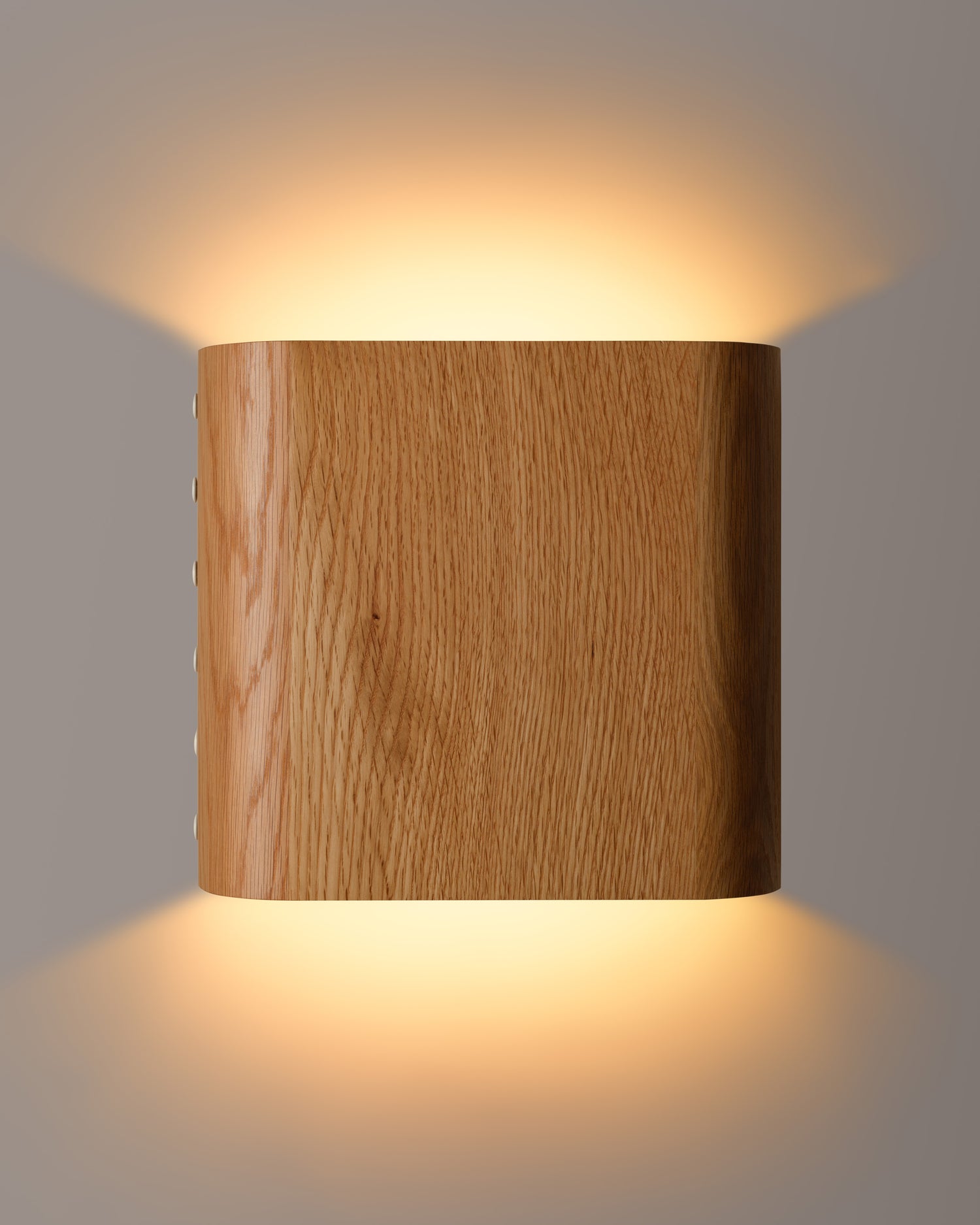 Stud Sconce Curved 1